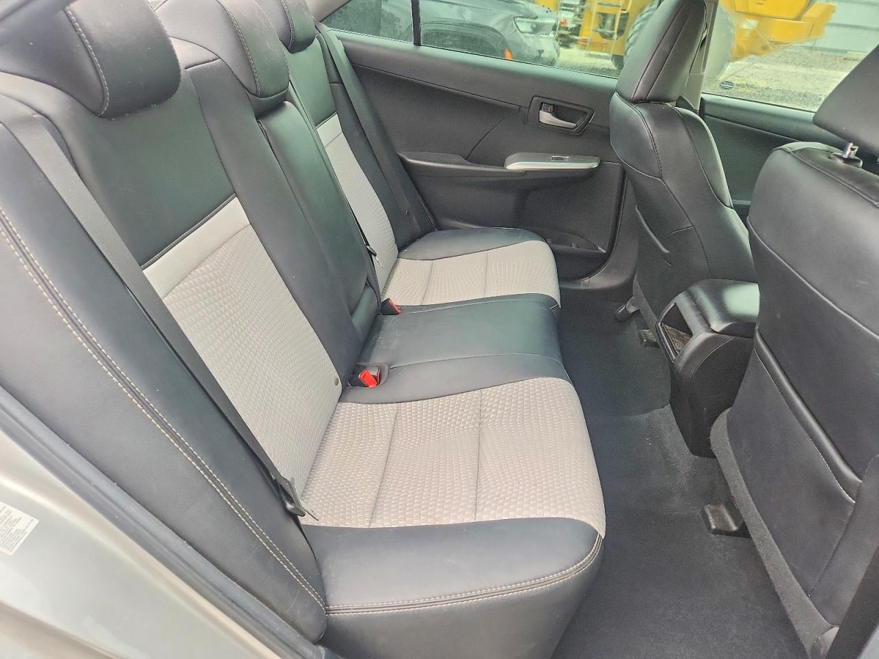 2014 Toyota Camry Se Sport Silver vin: 4T1BF1FK9EU381560