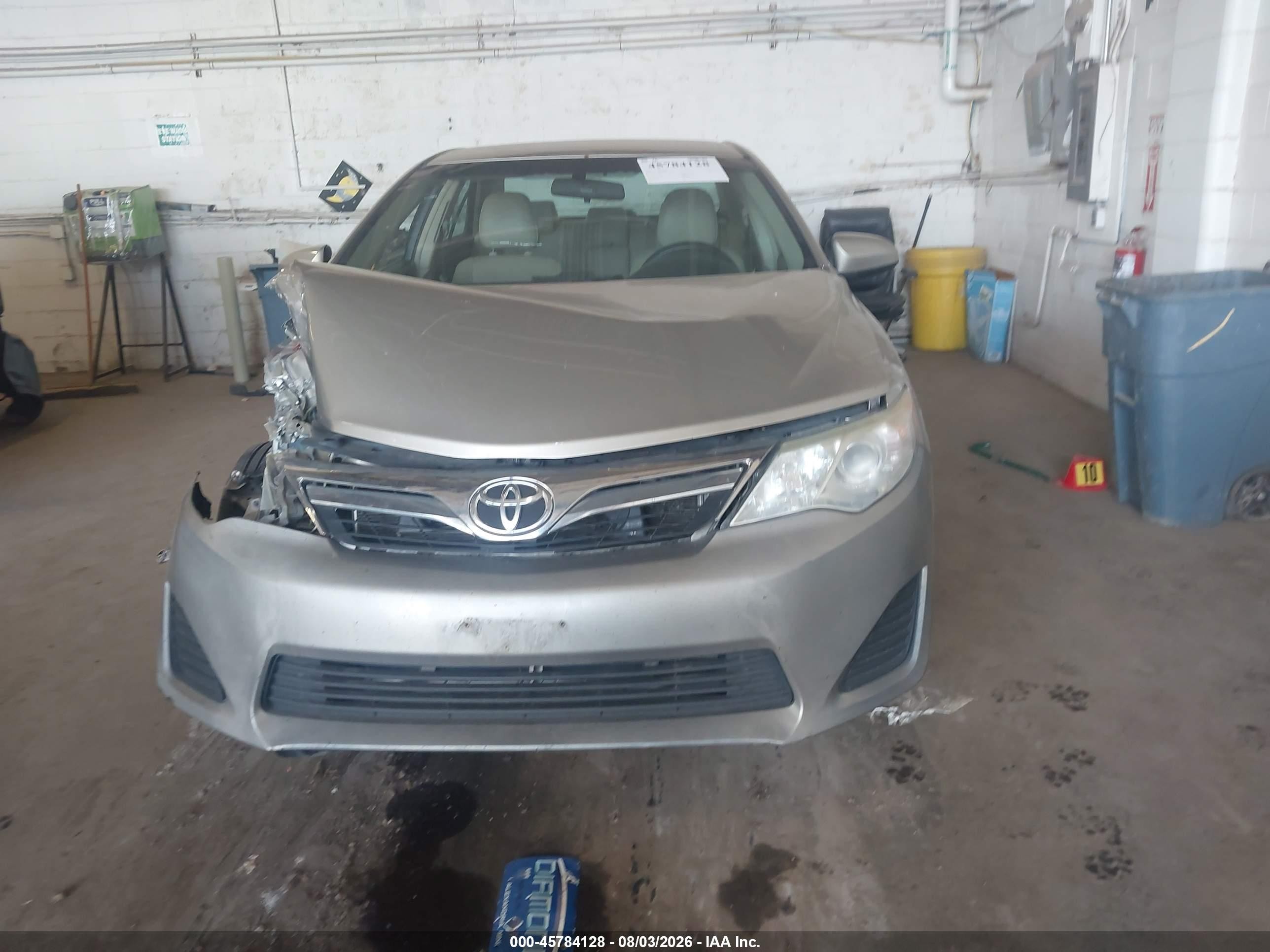2014 Toyota Camry Le Tan vin: 4T1BF1FK9EU399962