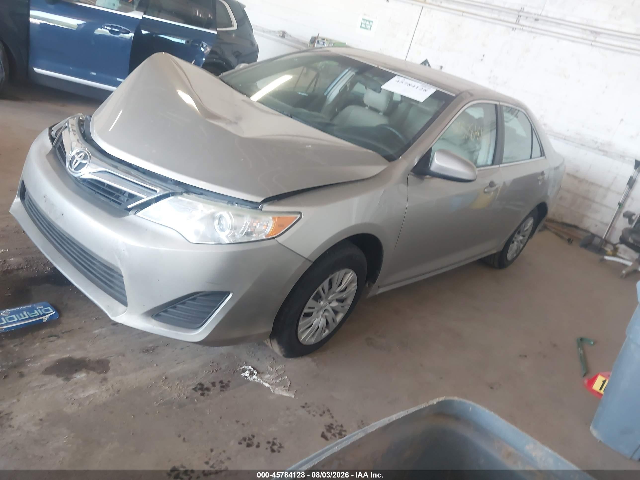 2014 Toyota Camry Le Tan vin: 4T1BF1FK9EU399962