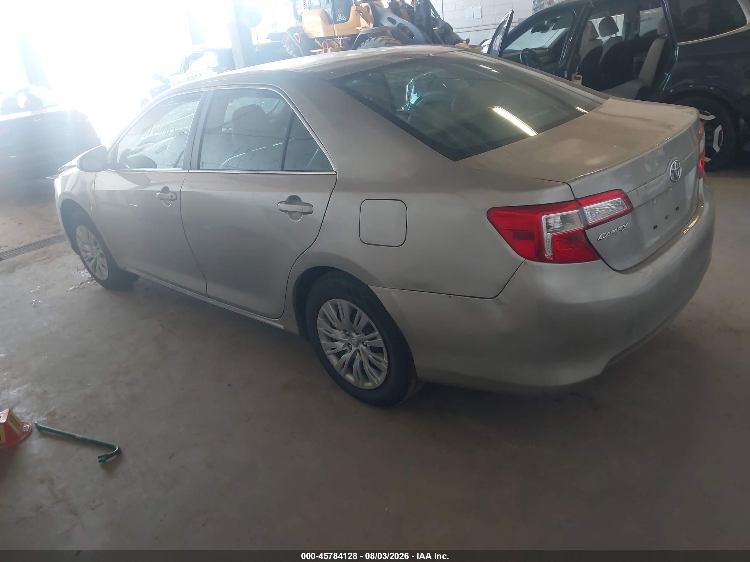 2014 Toyota Camry Le Tan vin: 4T1BF1FK9EU399962