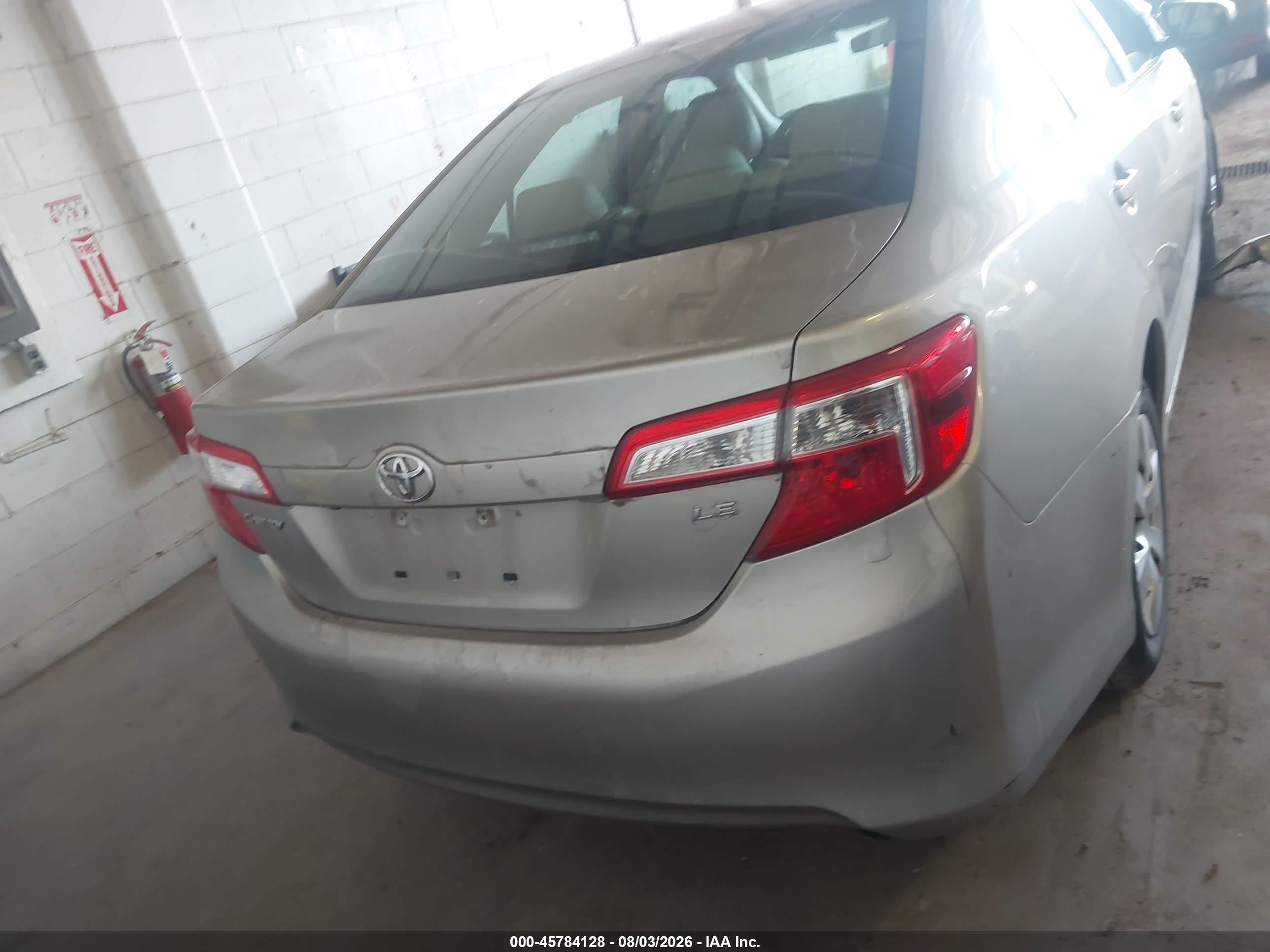 2014 Toyota Camry Le Tan vin: 4T1BF1FK9EU399962