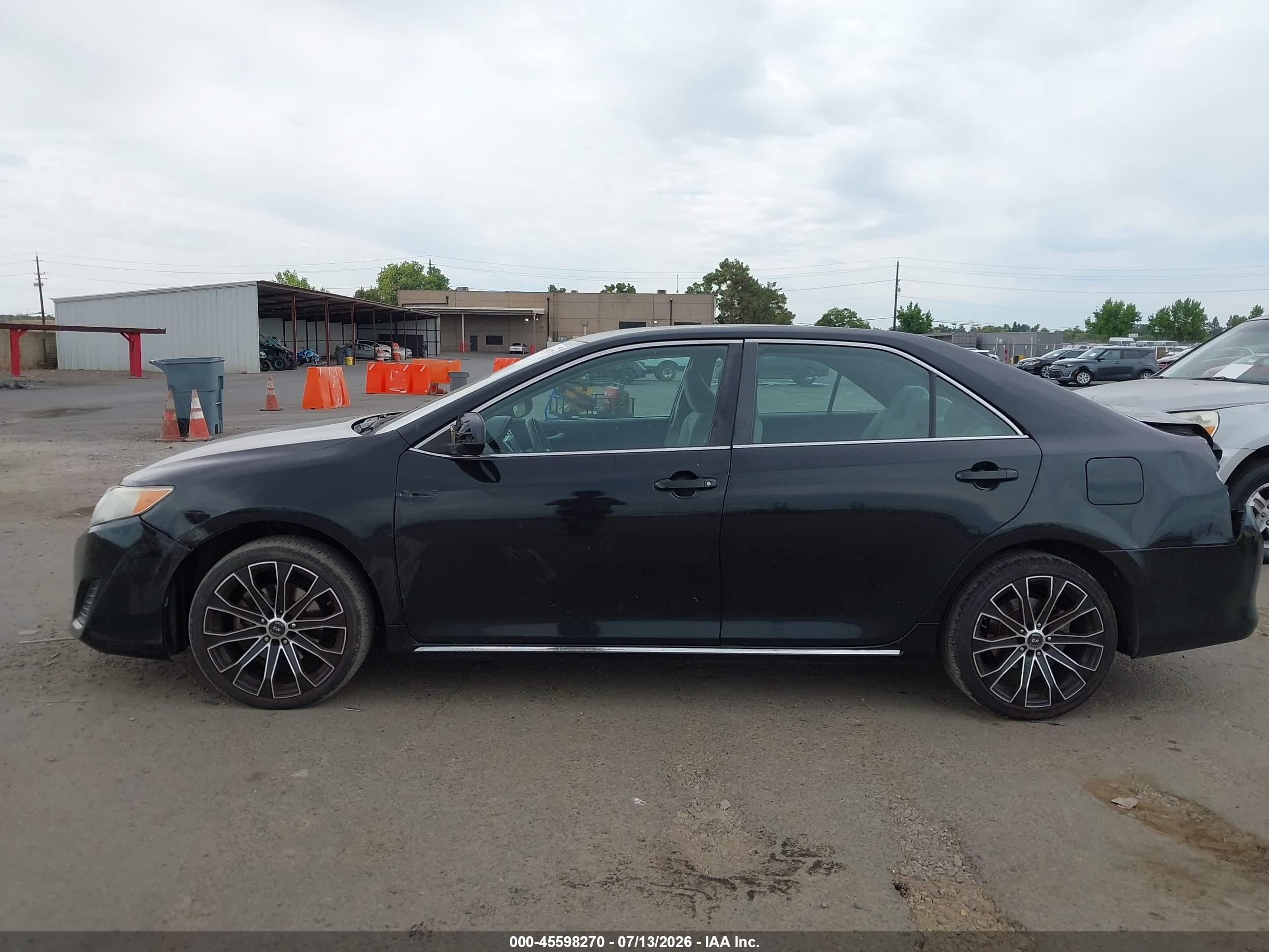 2014 Toyota Camry Le Black vin: 4T1BF1FK9EU414931