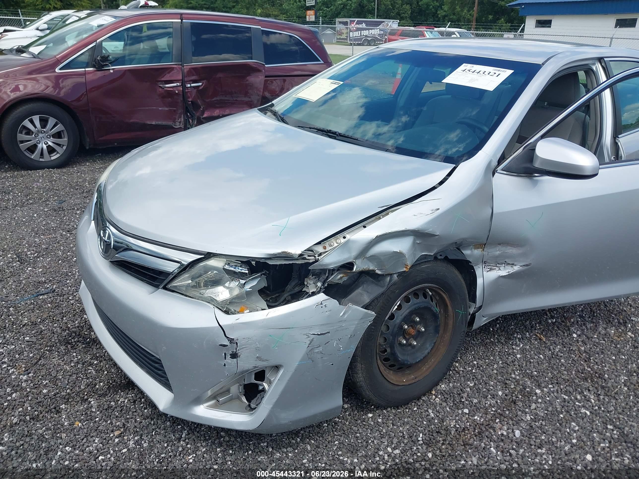 2014 Toyota Camry Le Silver vin: 4T1BF1FK9EU424231
