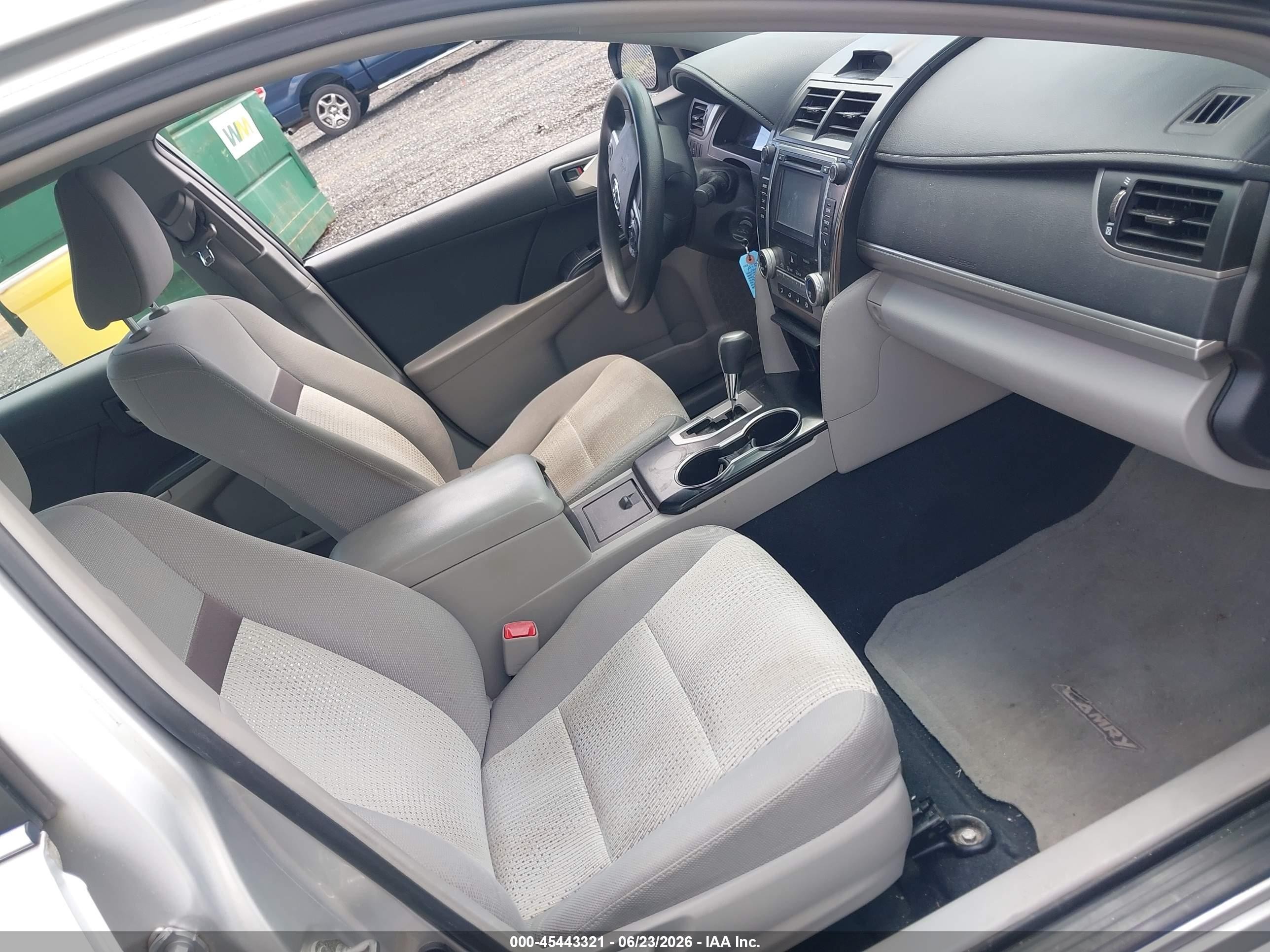2014 Toyota Camry Le Silver vin: 4T1BF1FK9EU424231