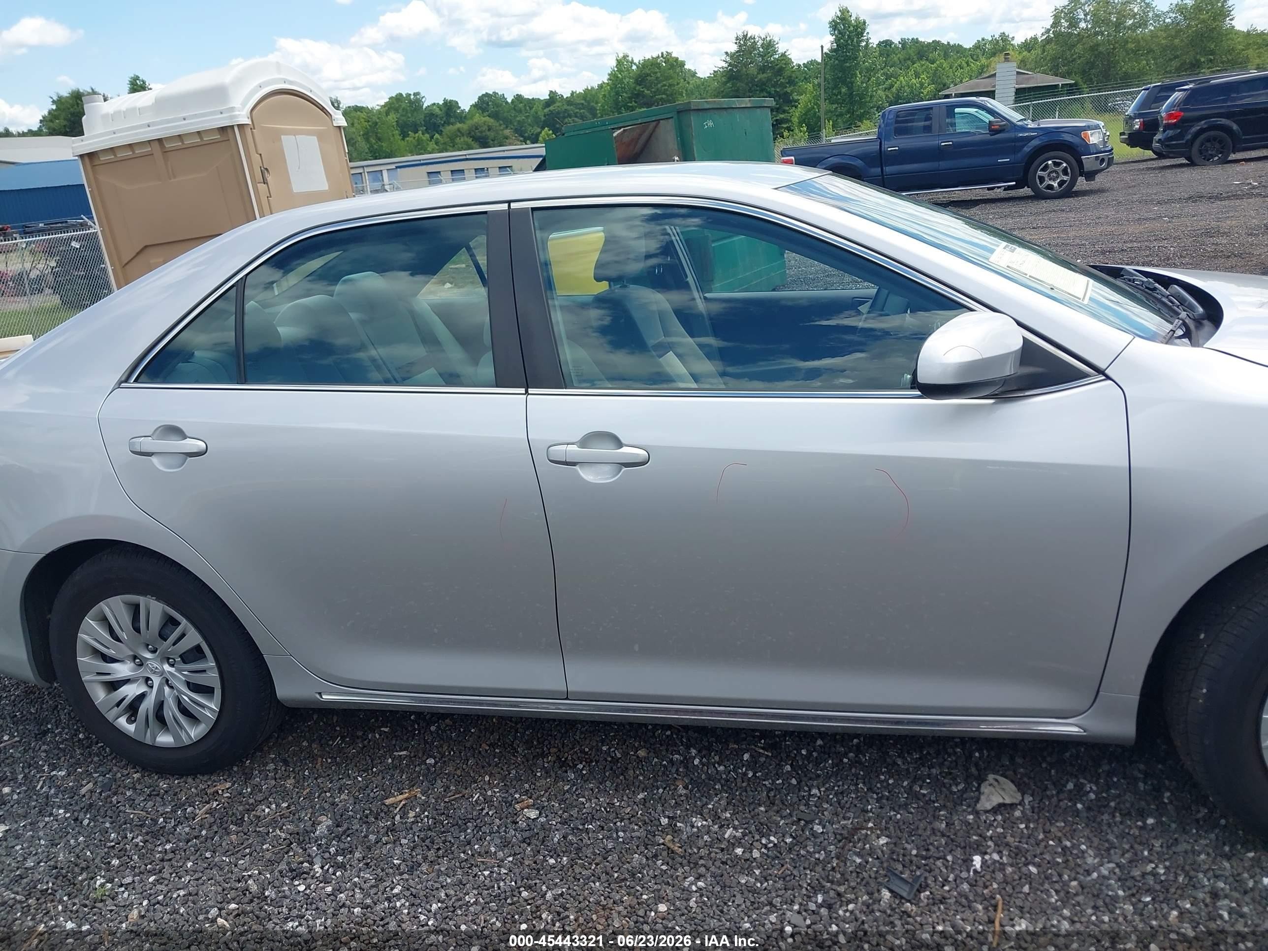 2014 Toyota Camry Le Silver vin: 4T1BF1FK9EU424231