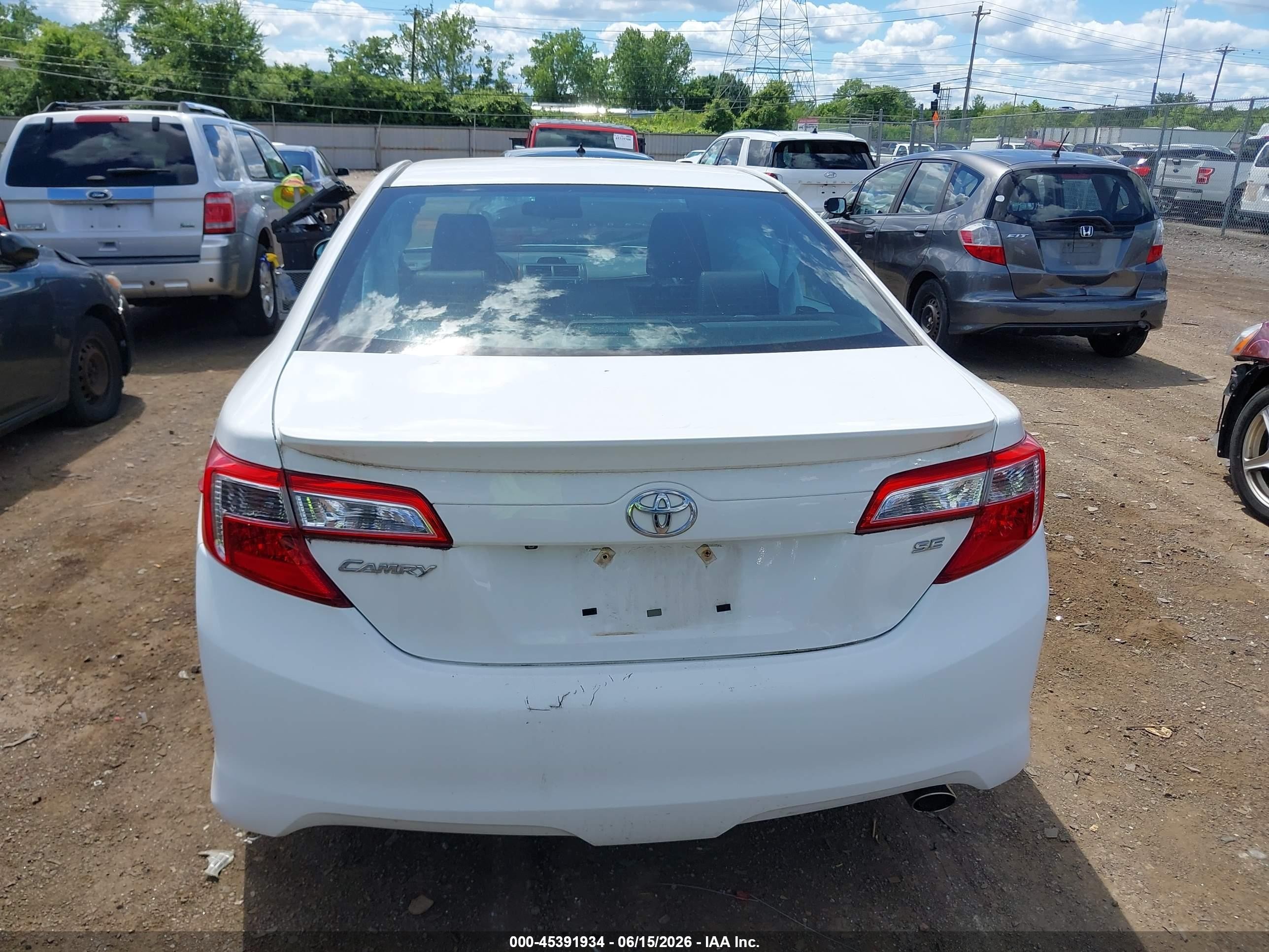 2014 Toyota Camry Se White vin: 4T1BF1FK9EU440932