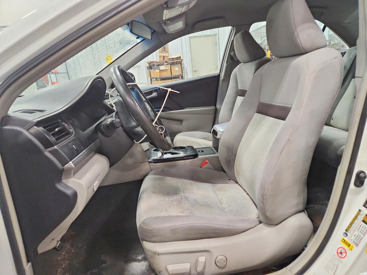 2014 Toyota Camry Le White vin: 4T1BF1FK9EU442583