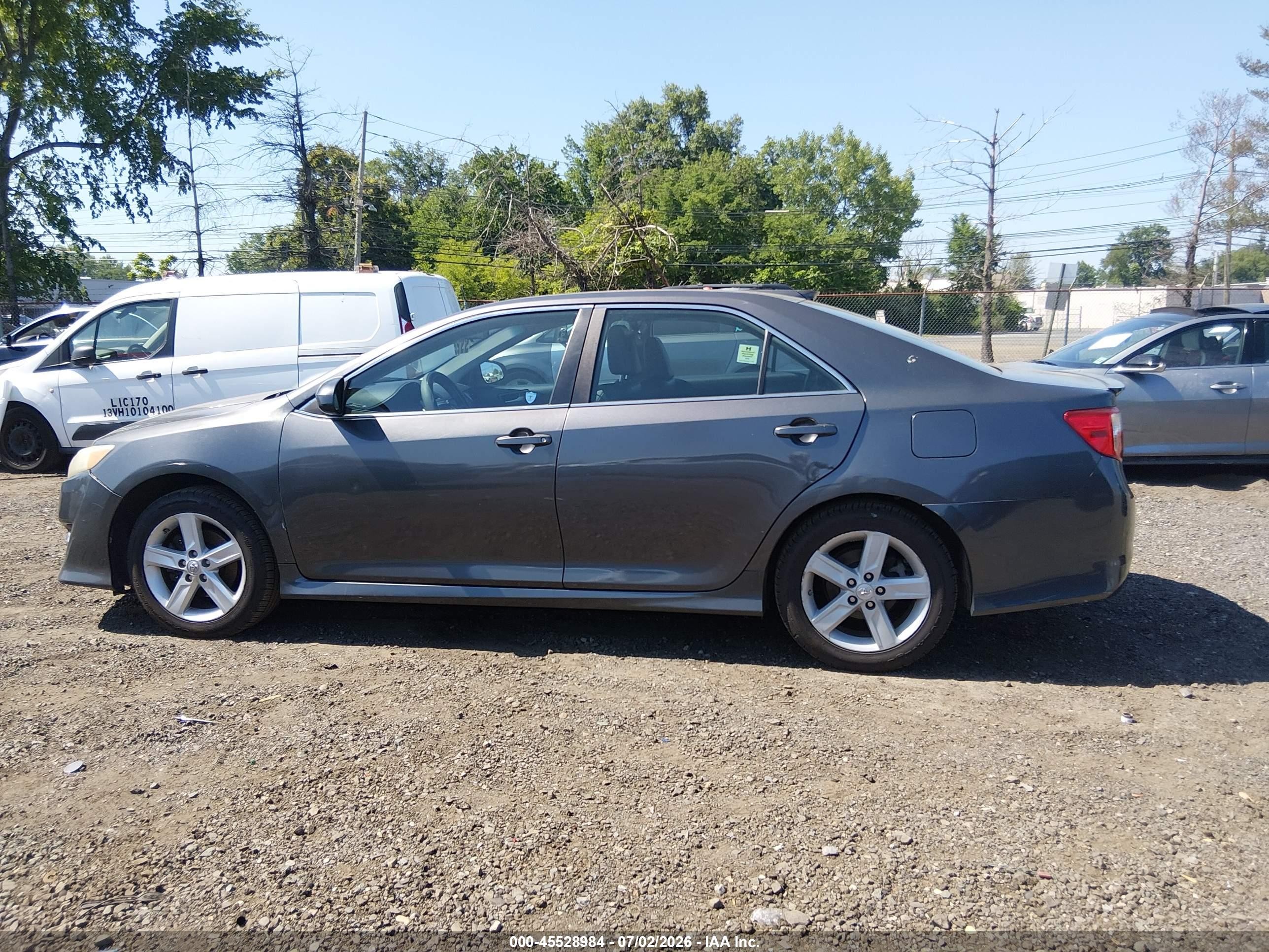 2014 Toyota Camry Se Gray vin: 4T1BF1FK9EU464308
