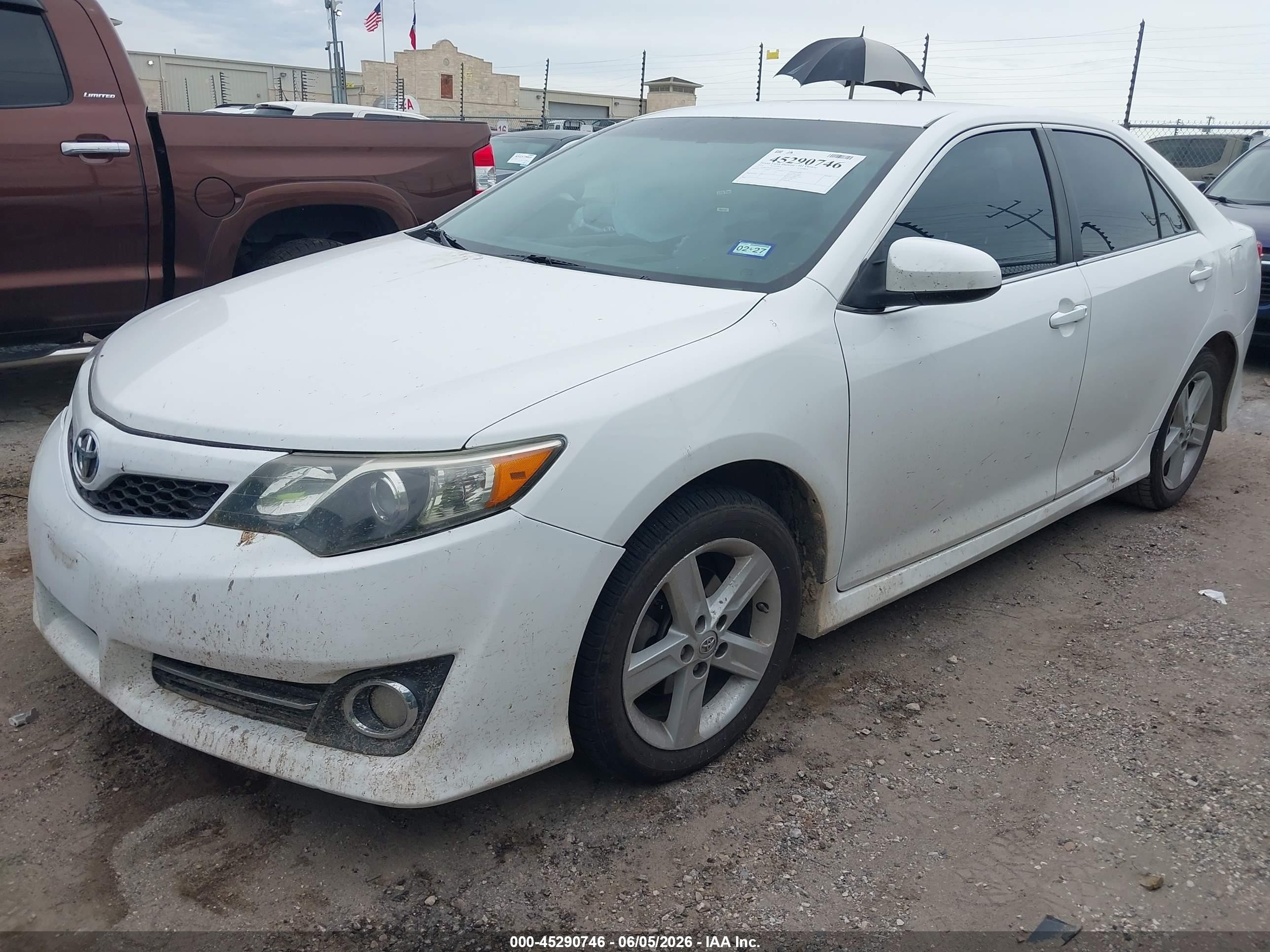 2014 Toyota Camry Se White vin: 4T1BF1FK9EU729373