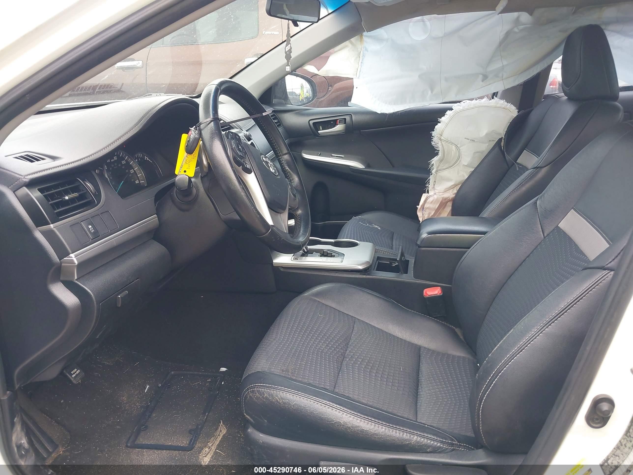 2014 Toyota Camry Se White vin: 4T1BF1FK9EU729373