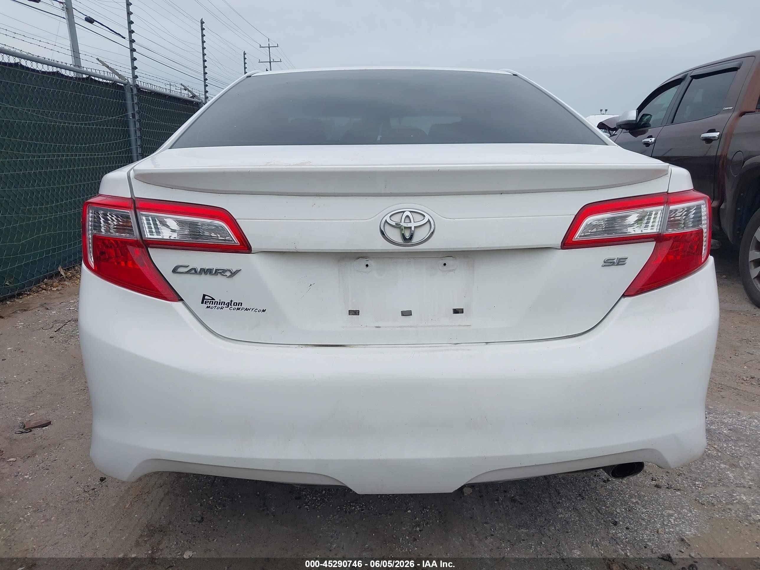 2014 Toyota Camry Se White vin: 4T1BF1FK9EU729373