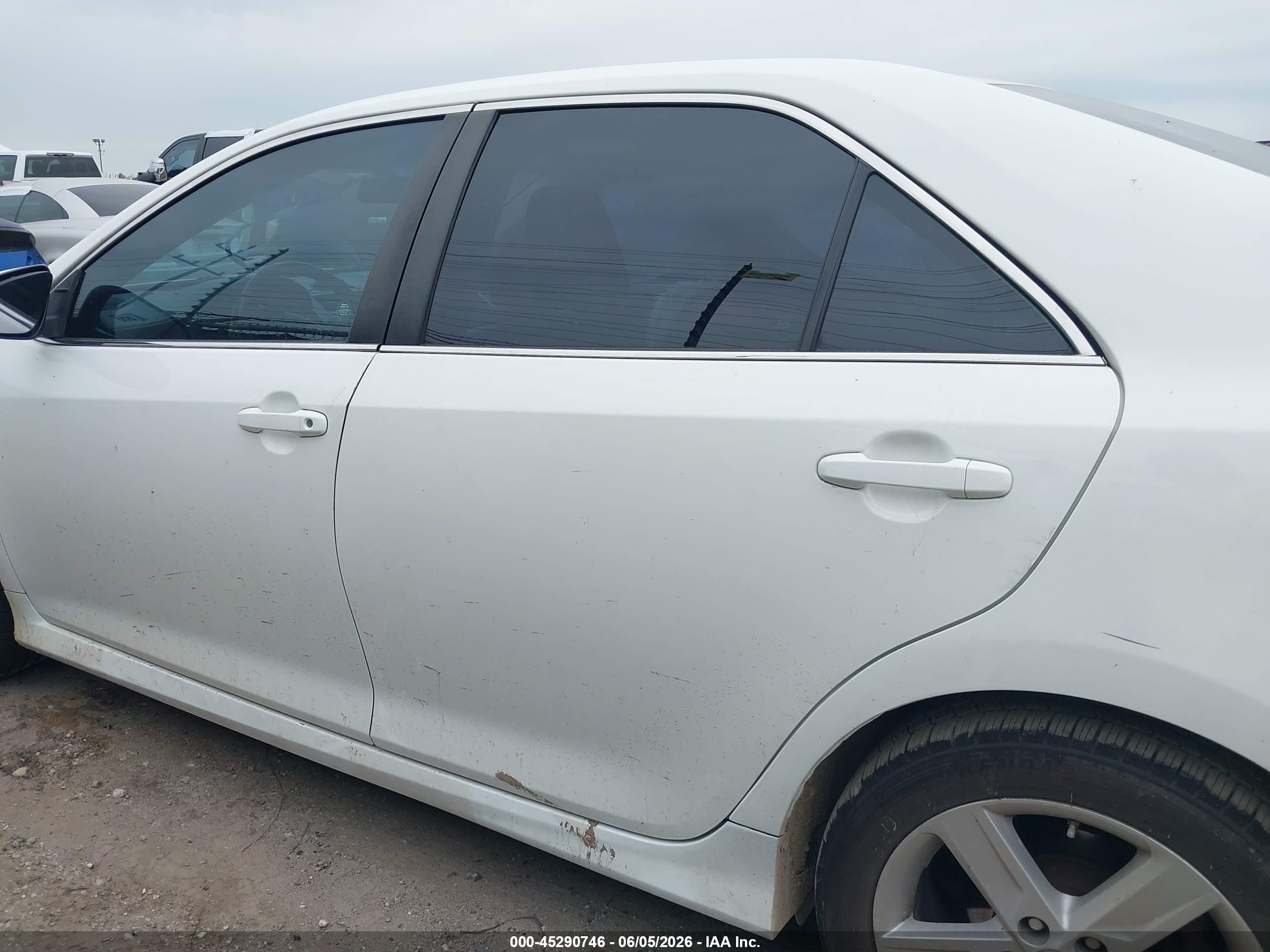 2014 Toyota Camry Se White vin: 4T1BF1FK9EU729373