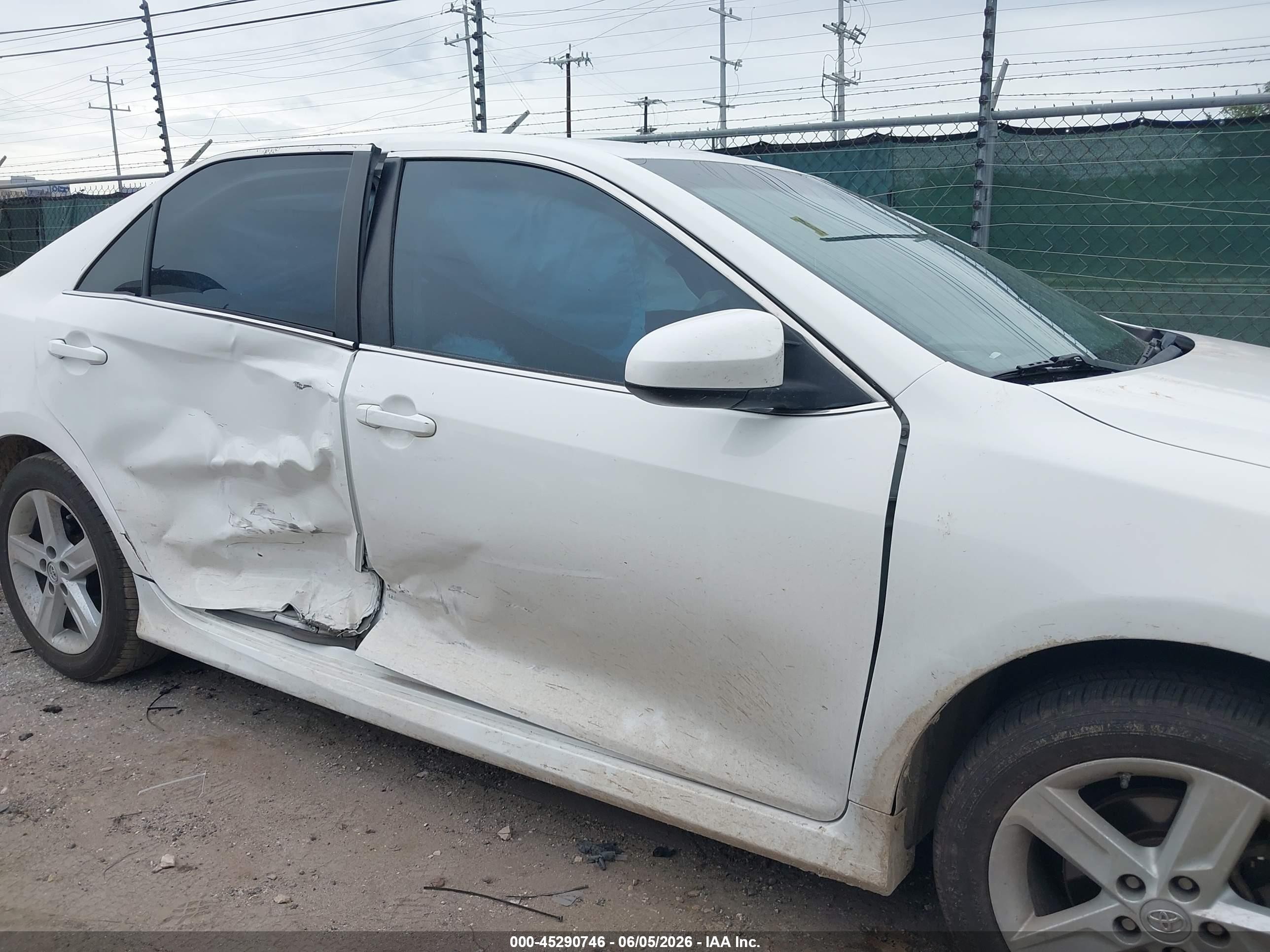 2014 Toyota Camry Se White vin: 4T1BF1FK9EU729373