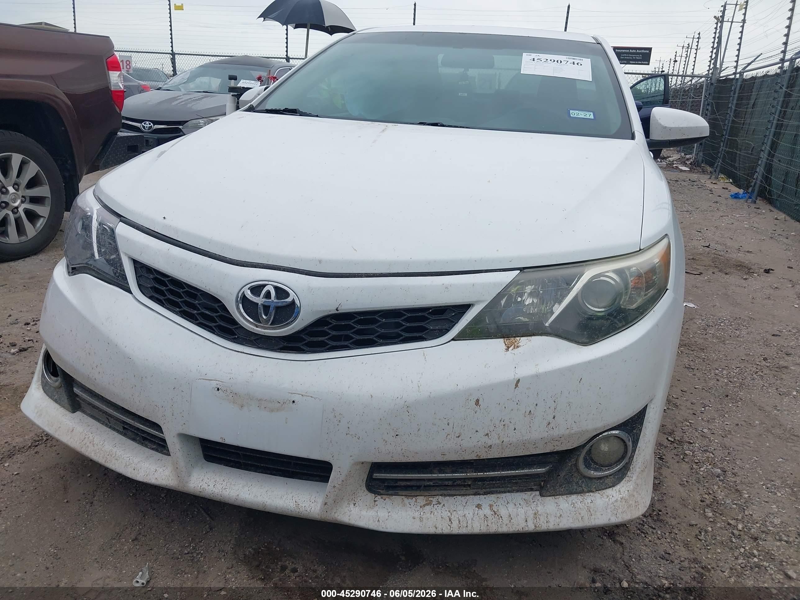 2014 Toyota Camry Se White vin: 4T1BF1FK9EU729373
