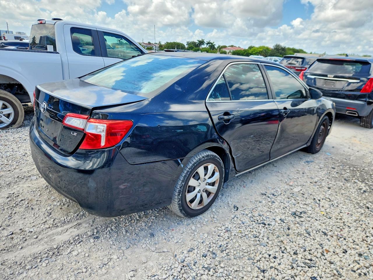 2014 Toyota Camry Le Black vin: 4T1BF1FK9EU770649