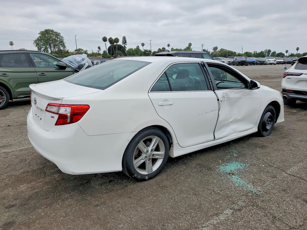 2014 Toyota Camry Se White vin: 4T1BF1FK9EU782865
