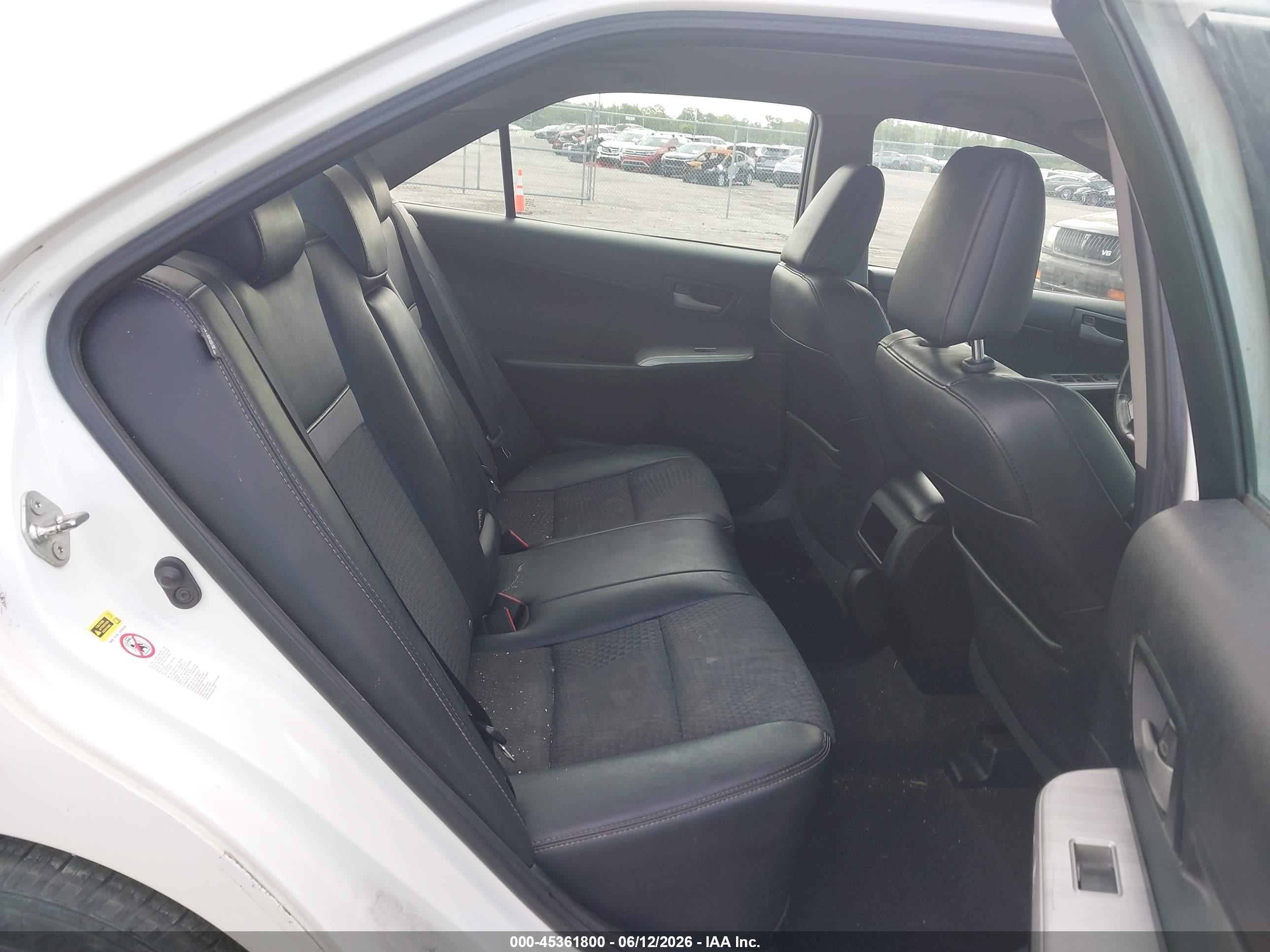 2014 Toyota Camry Se White vin: 4T1BF1FK9EU806291