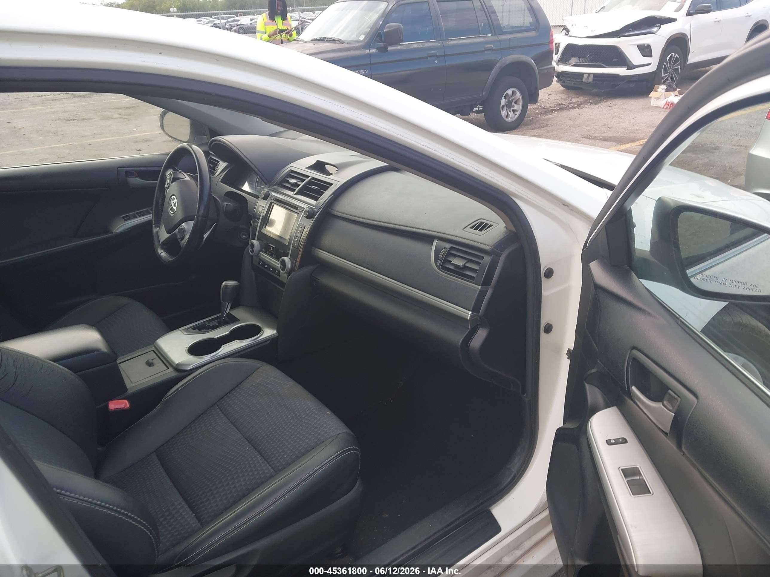 2014 Toyota Camry Se White vin: 4T1BF1FK9EU806291