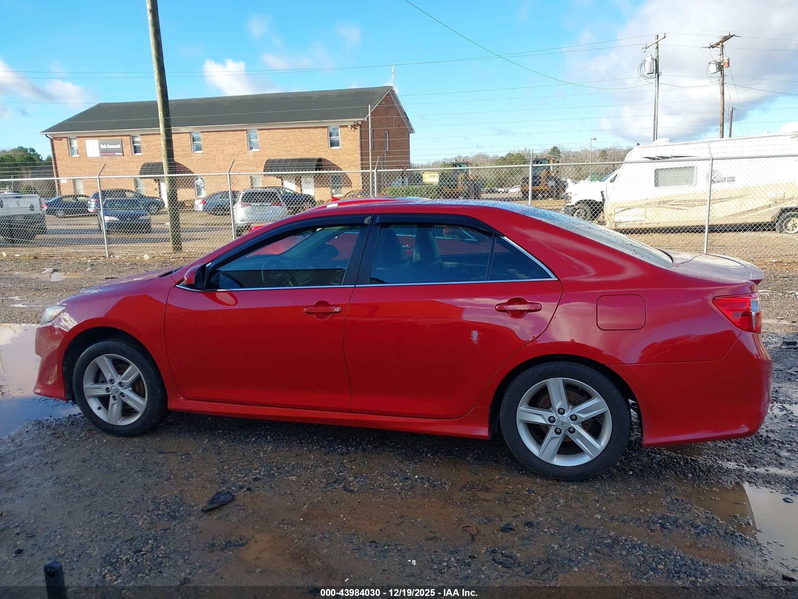 2014 Toyota Camry Se Red vin: 4T1BF1FK9EU811684