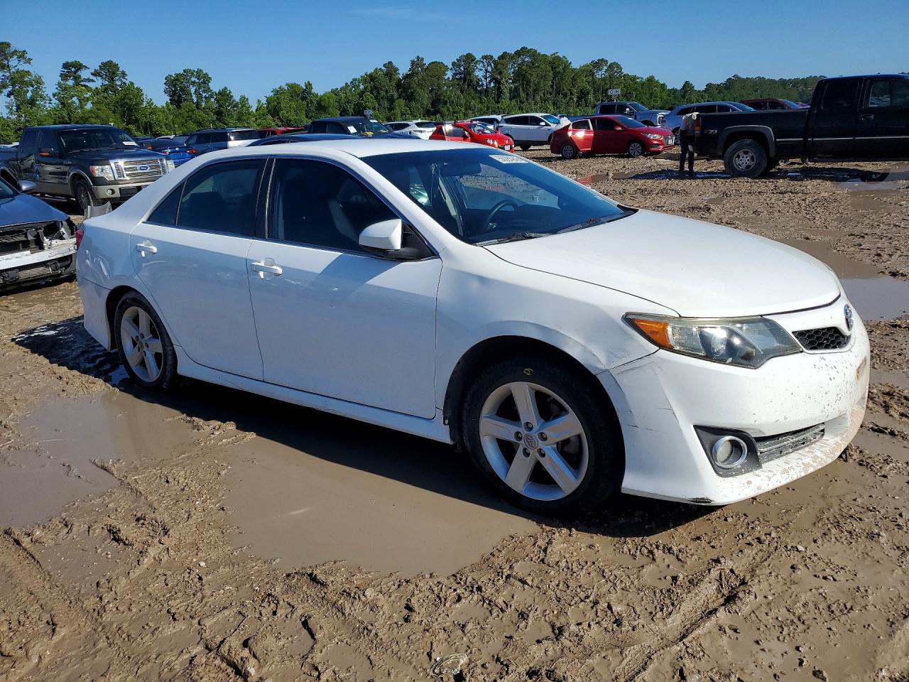 2014 Toyota Camry Se White vin: 4T1BF1FK9EU820112