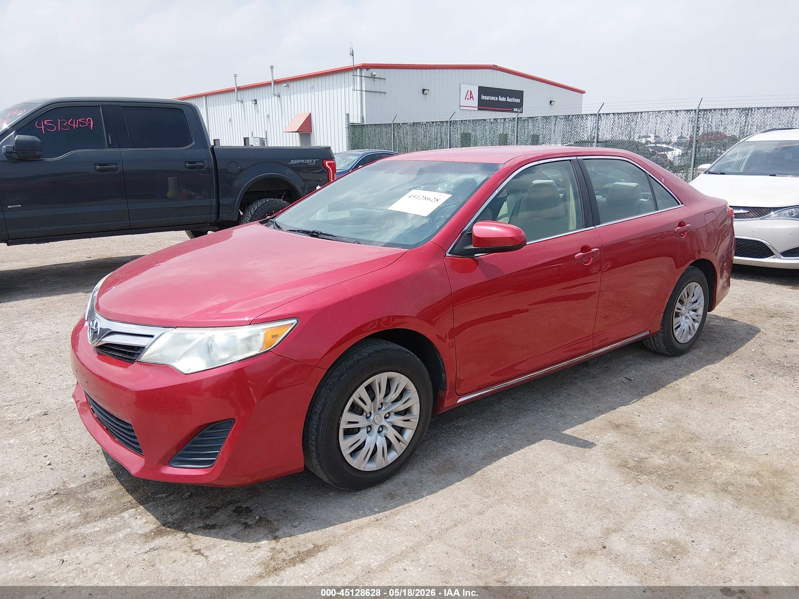 2014 Toyota Camry Le Red vin: 4T1BF1FK9EU827464