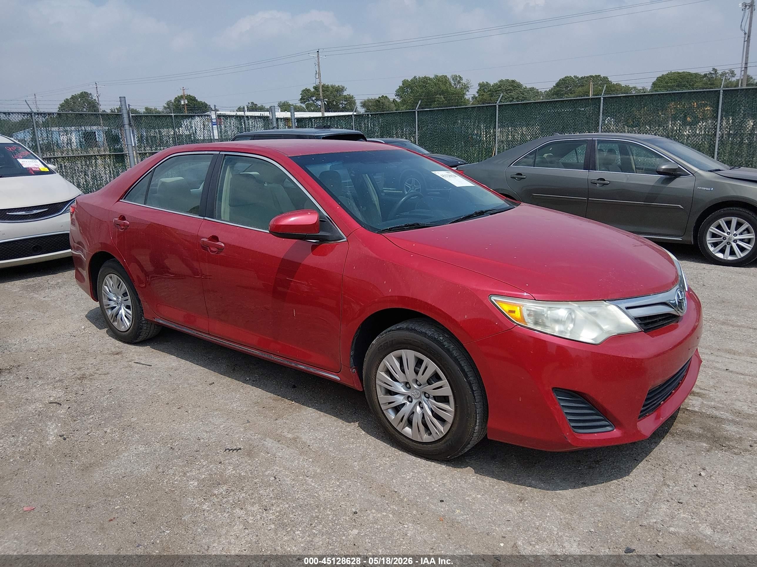 2014 Toyota Camry Le Red vin: 4T1BF1FK9EU827464
