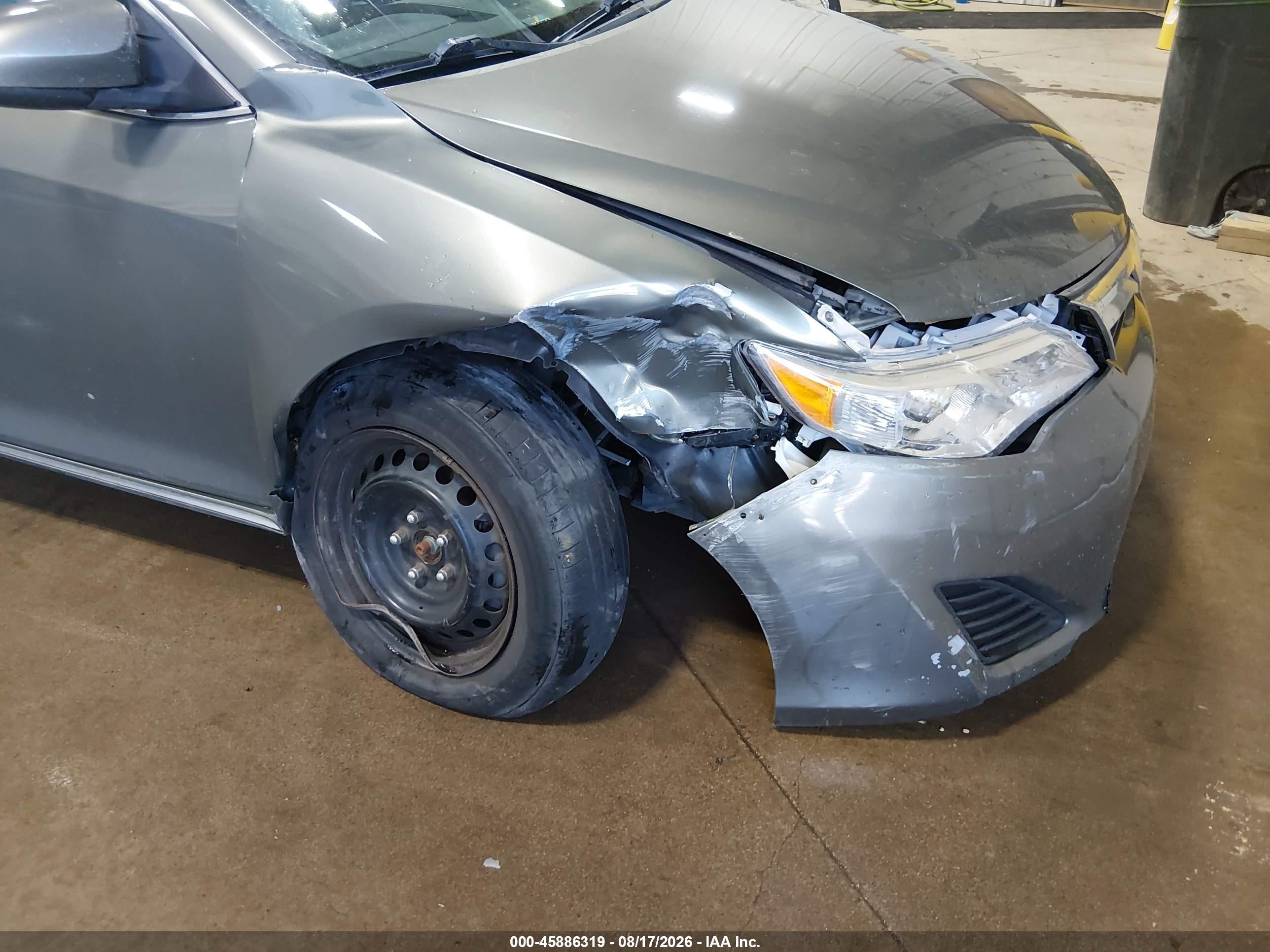 2014 Toyota Camry Le Silver vin: 4T1BF1FK9EU833085