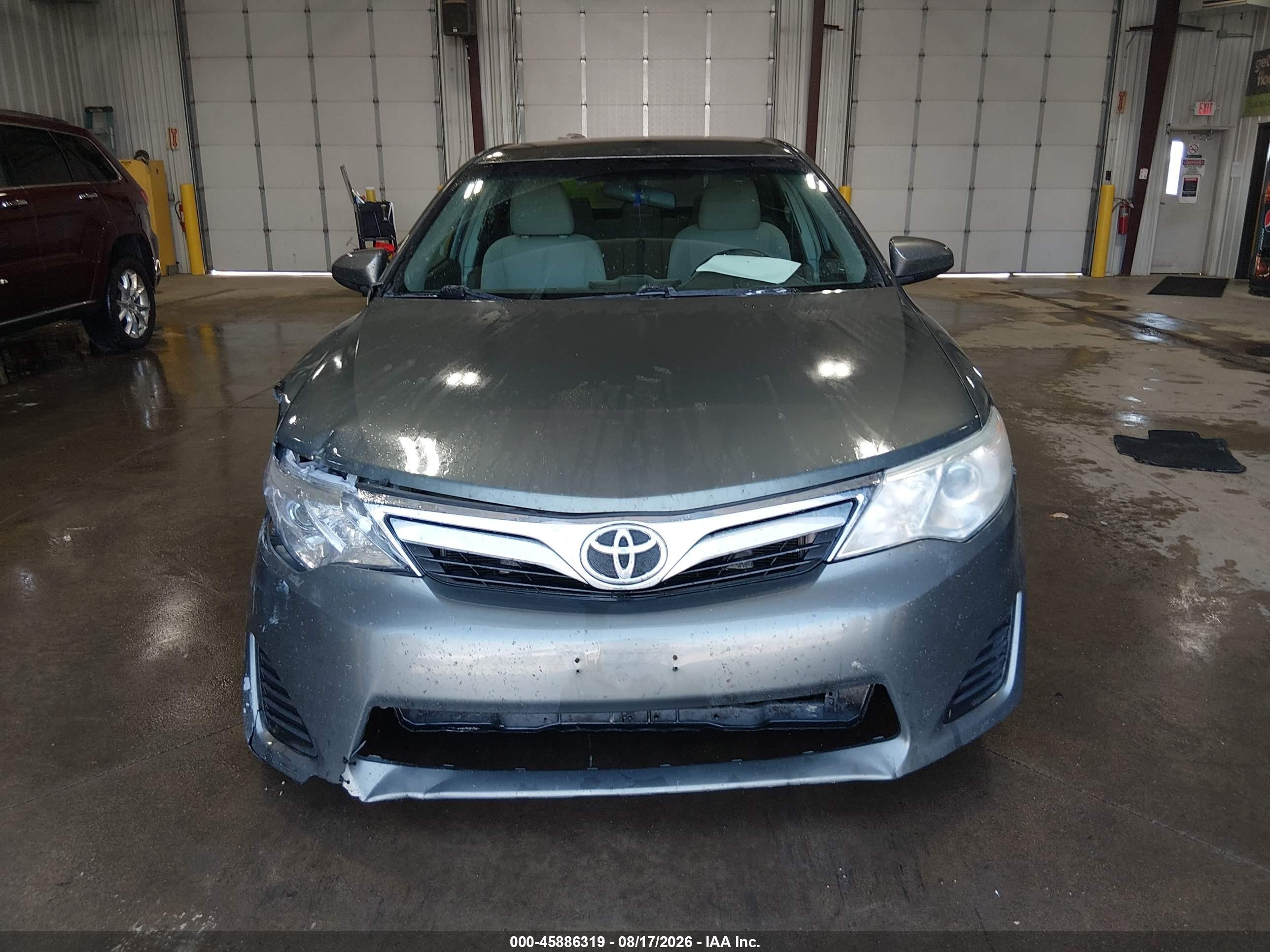 2014 Toyota Camry Le Silver vin: 4T1BF1FK9EU833085