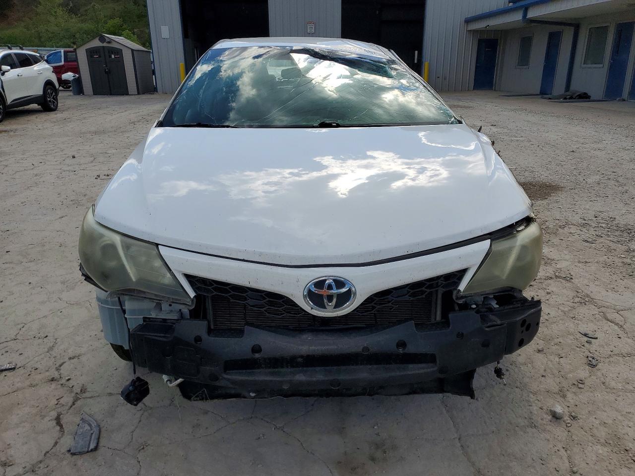 2014 Toyota Camry Se White vin: 4T1BF1FK9EU842367