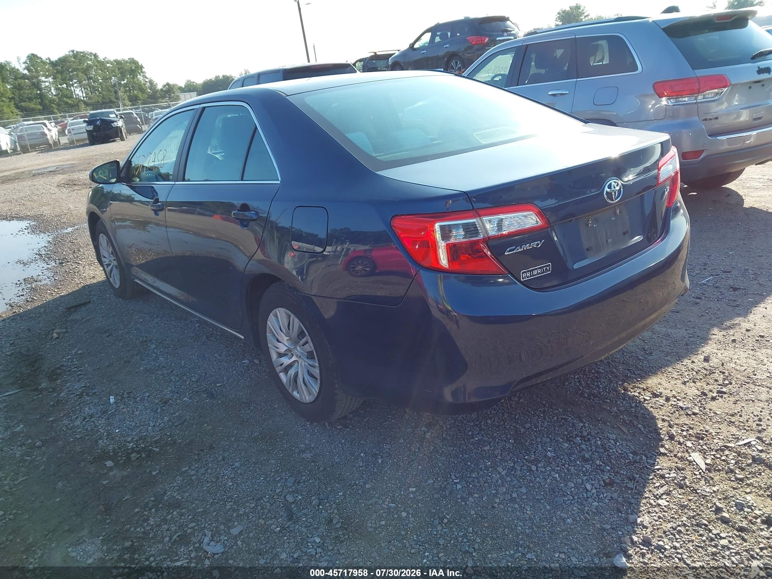 2014 Toyota Camry Le Blue vin: 4T1BF1FK9EU844023
