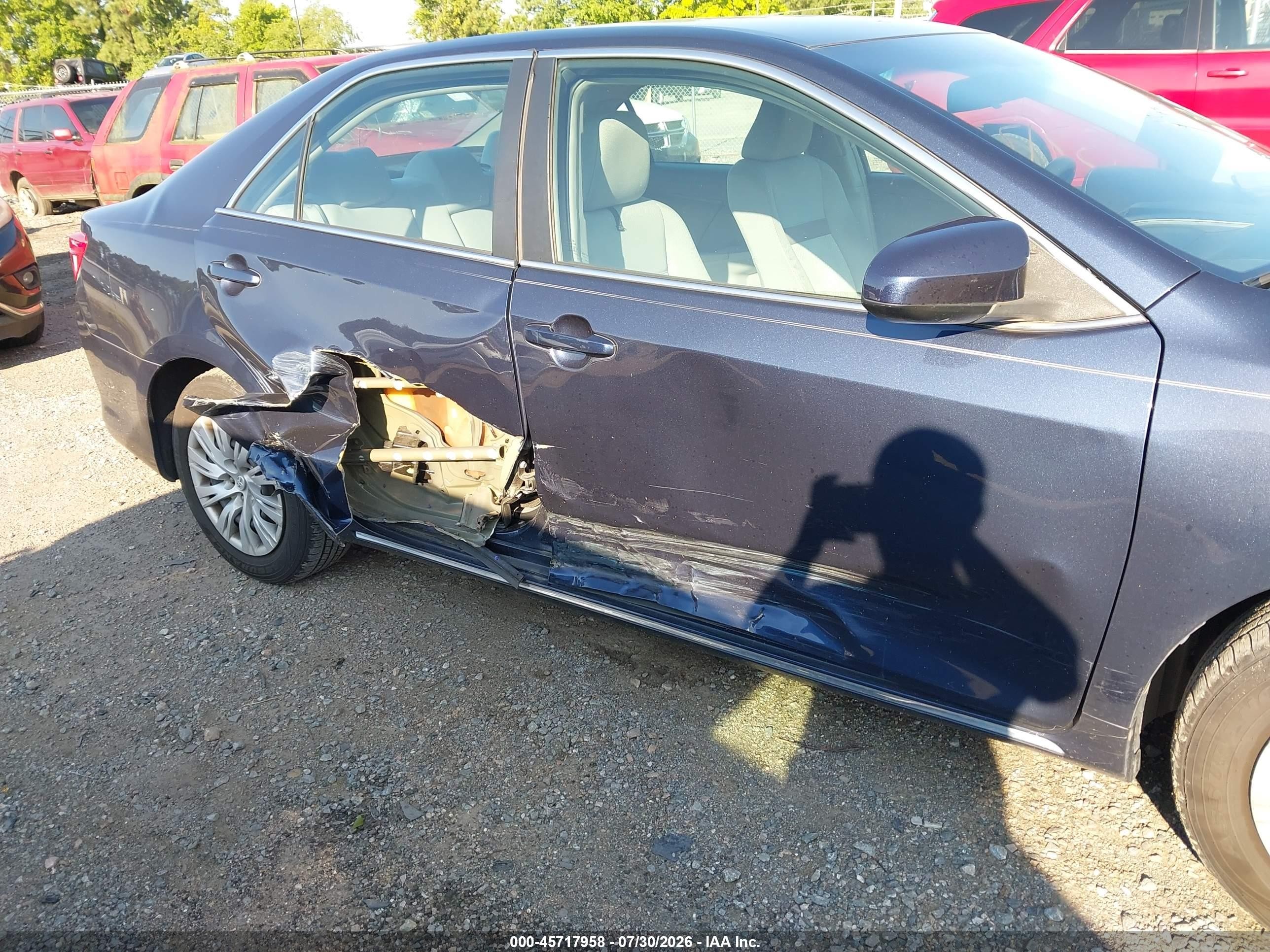 2014 Toyota Camry Le Blue vin: 4T1BF1FK9EU844023
