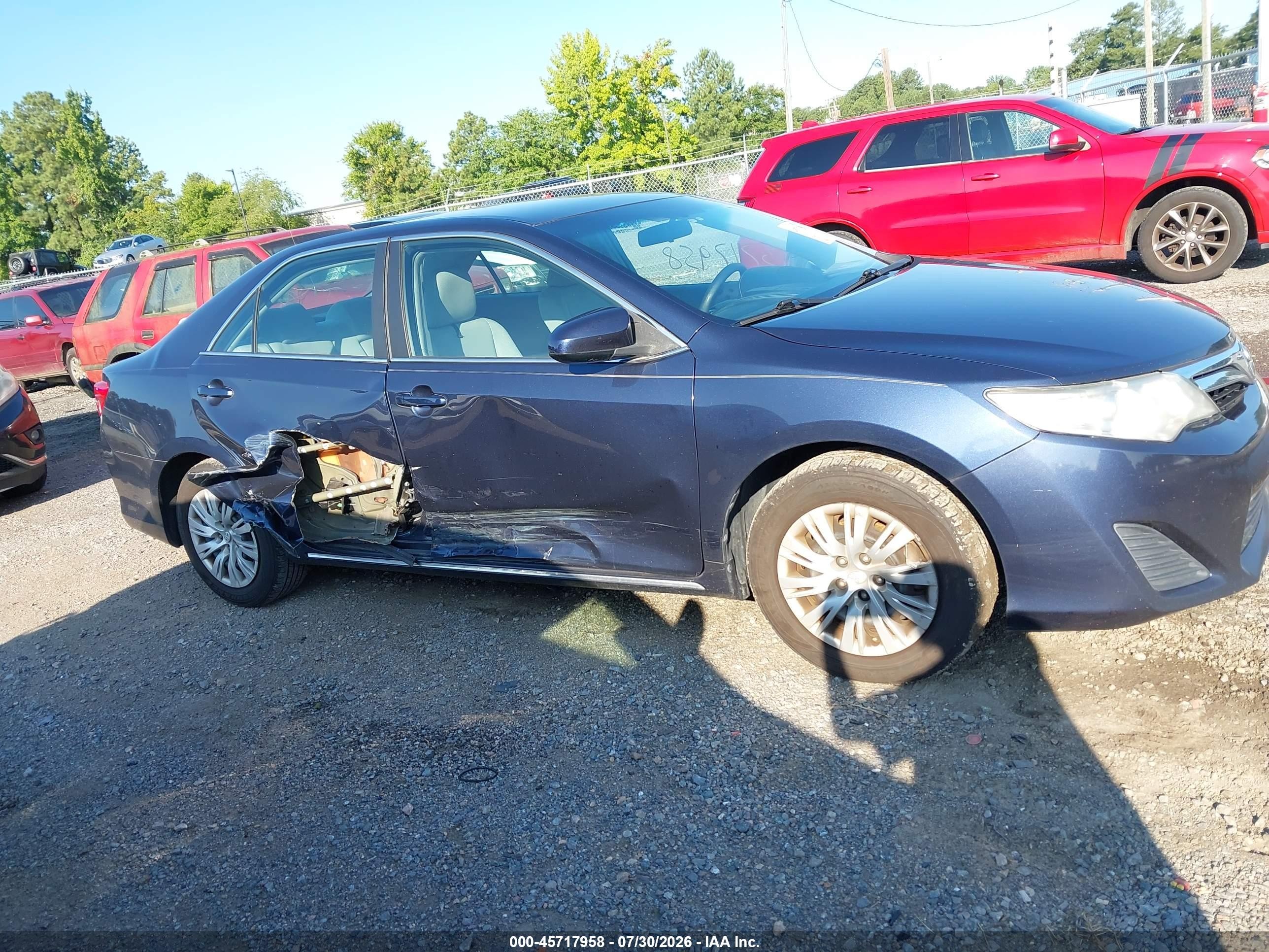 2014 Toyota Camry Le Blue vin: 4T1BF1FK9EU844023