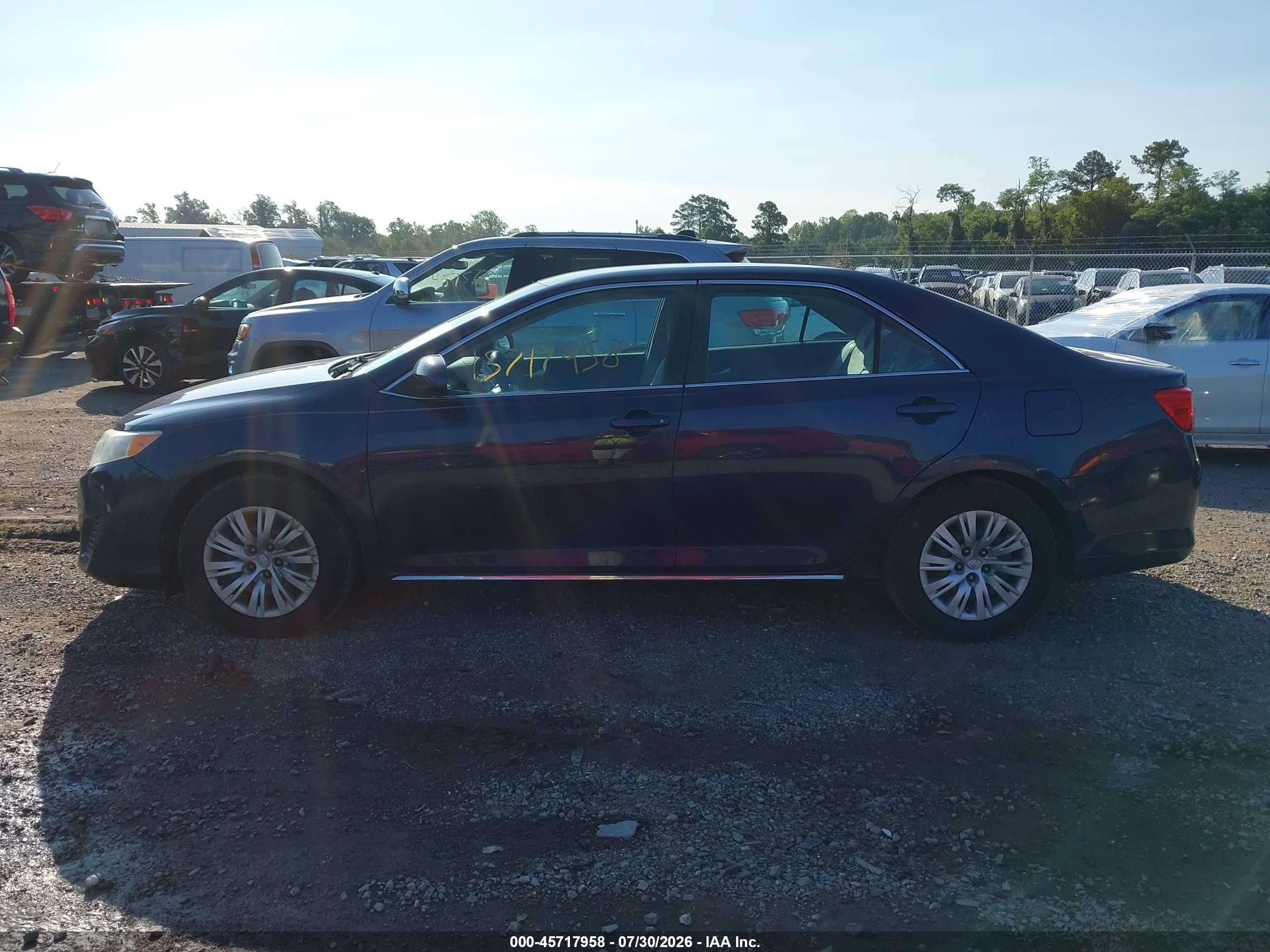 2014 Toyota Camry Le Blue vin: 4T1BF1FK9EU844023