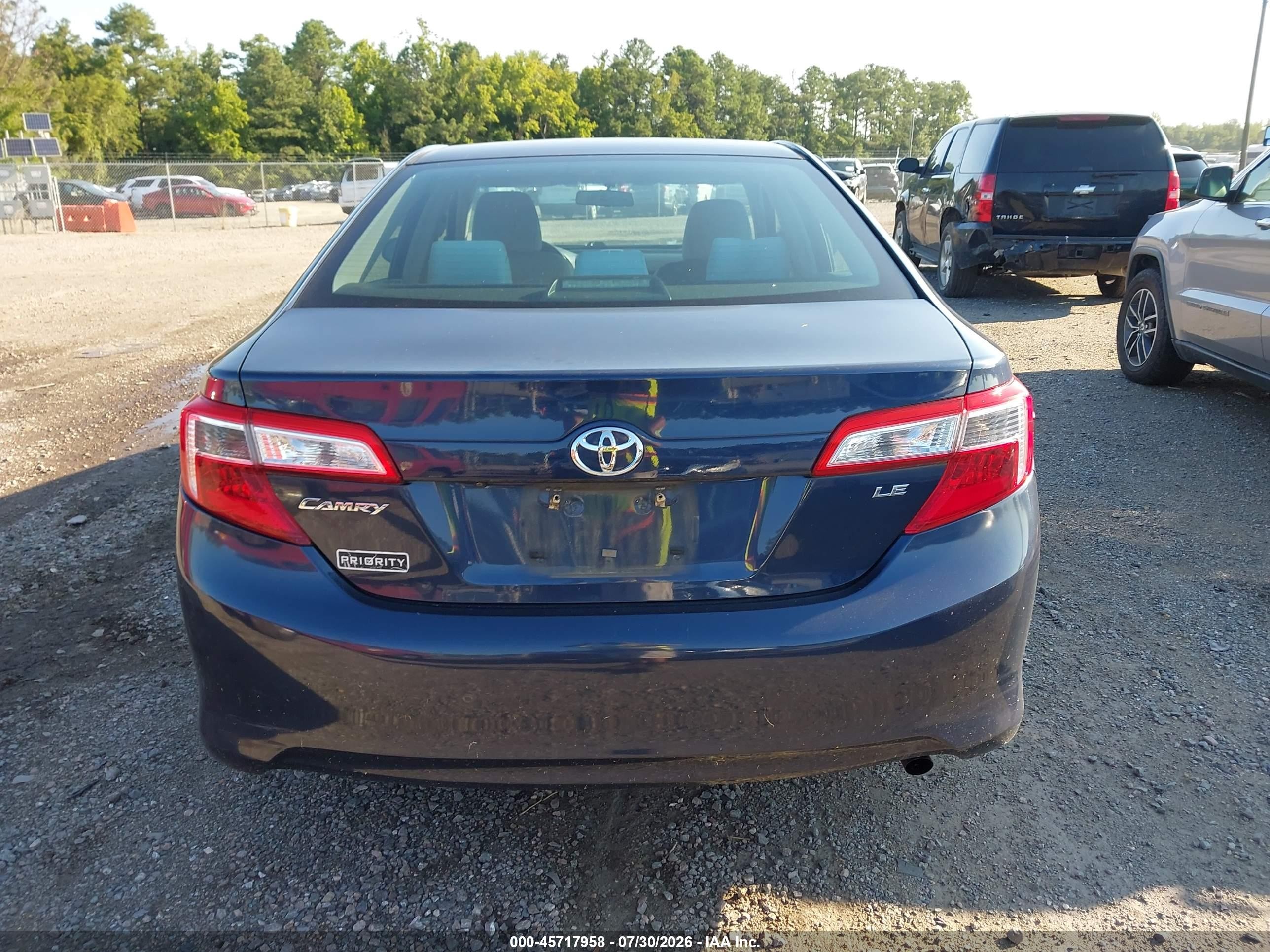 2014 Toyota Camry Le Blue vin: 4T1BF1FK9EU844023