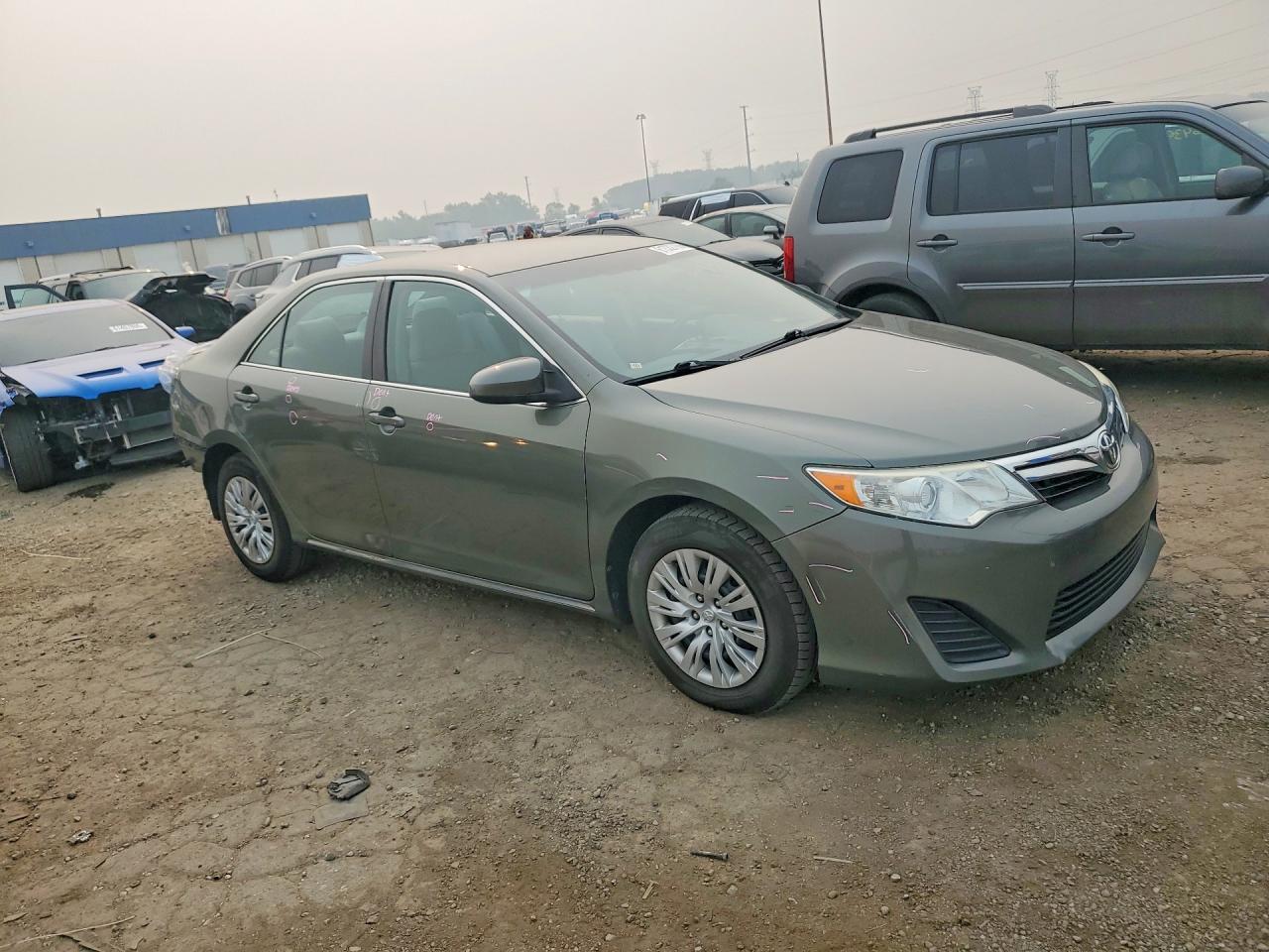 2014 Toyota Camry Le Green vin: 4T1BF1FK9EU853885