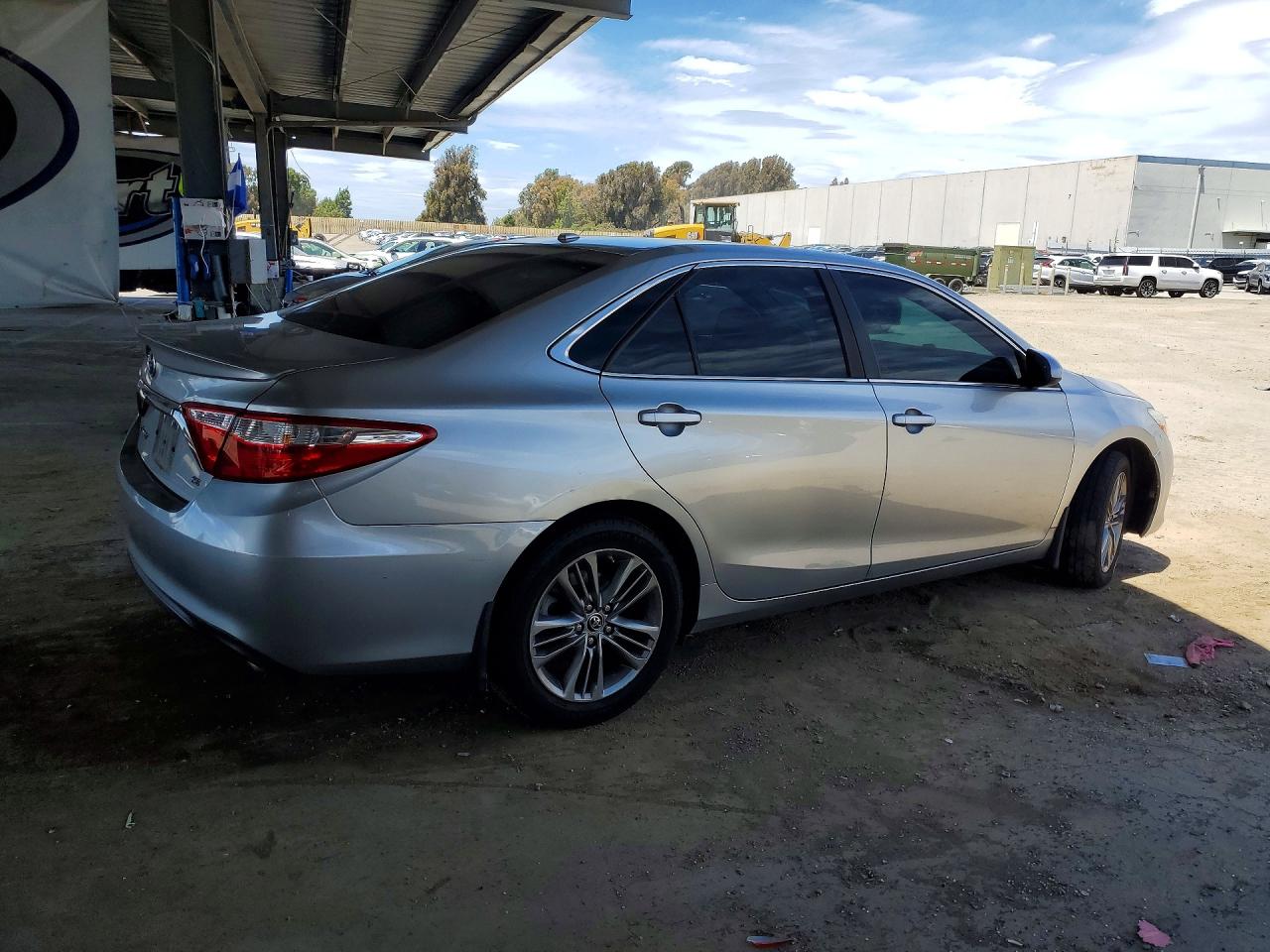 2015 Toyota Camry Se Серебряный vin: 4T1BF1FK9FU020962