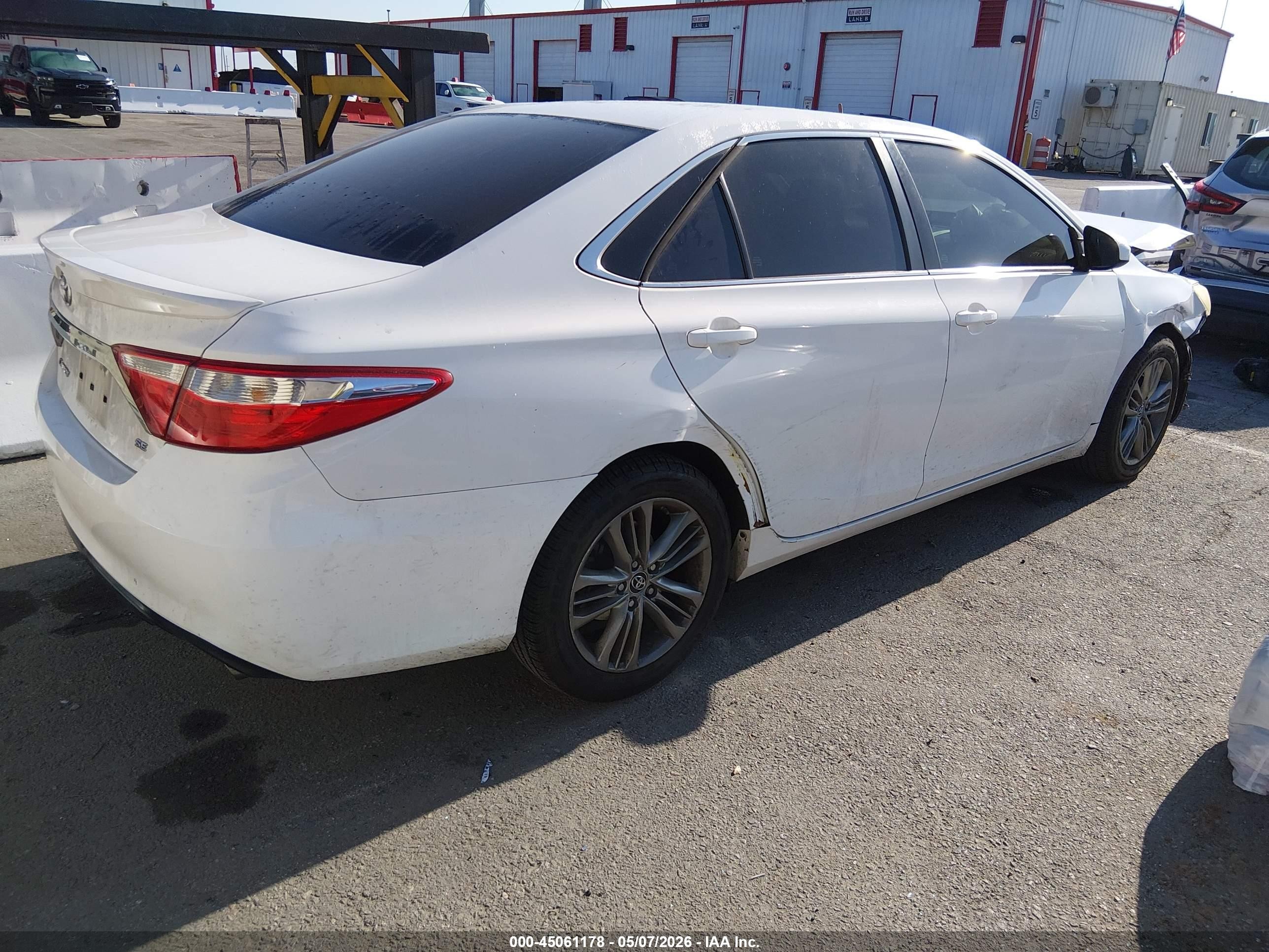2015 Toyota Camry Se White vin: 4T1BF1FK9FU033811