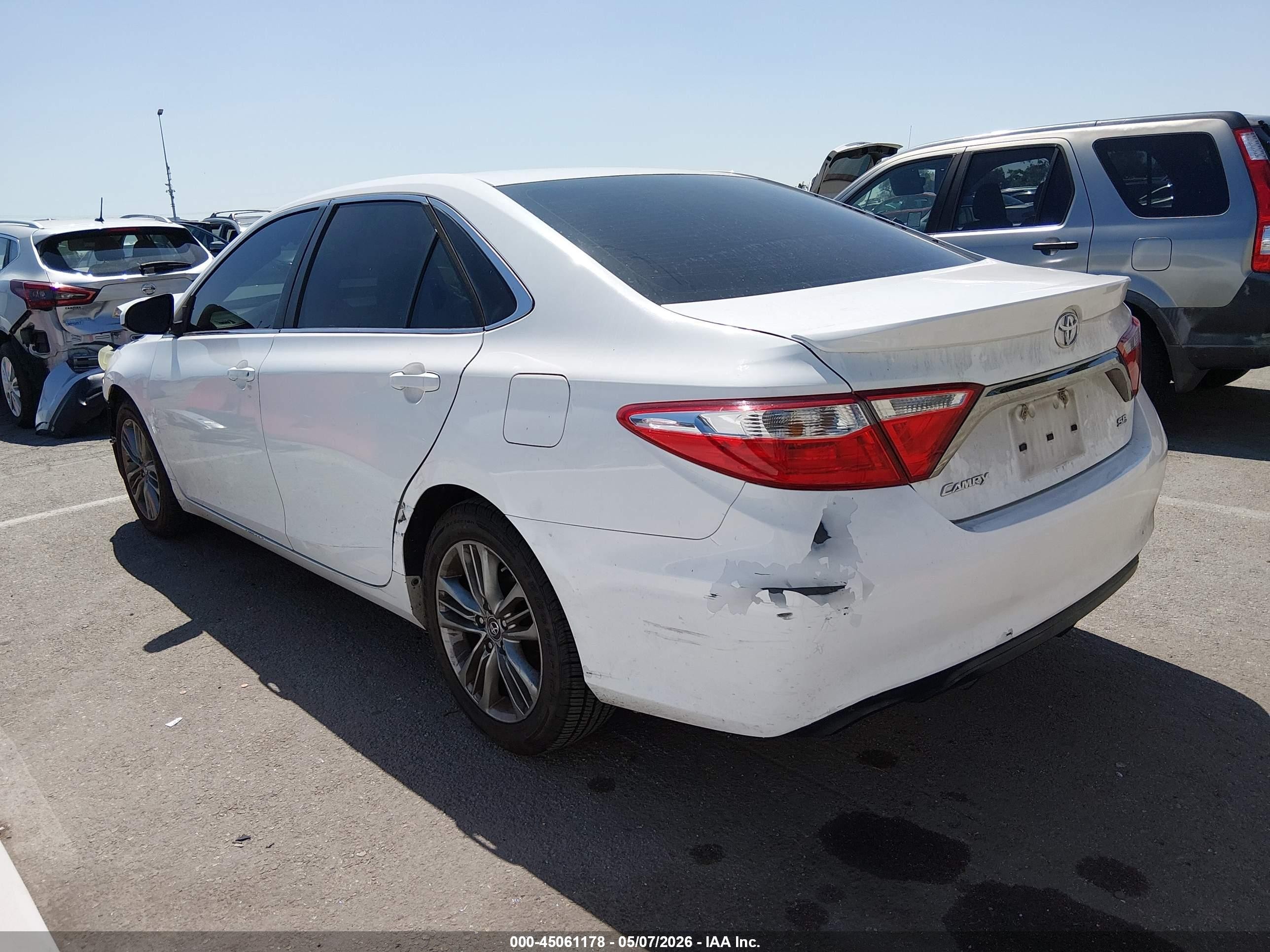 2015 Toyota Camry Se White vin: 4T1BF1FK9FU033811
