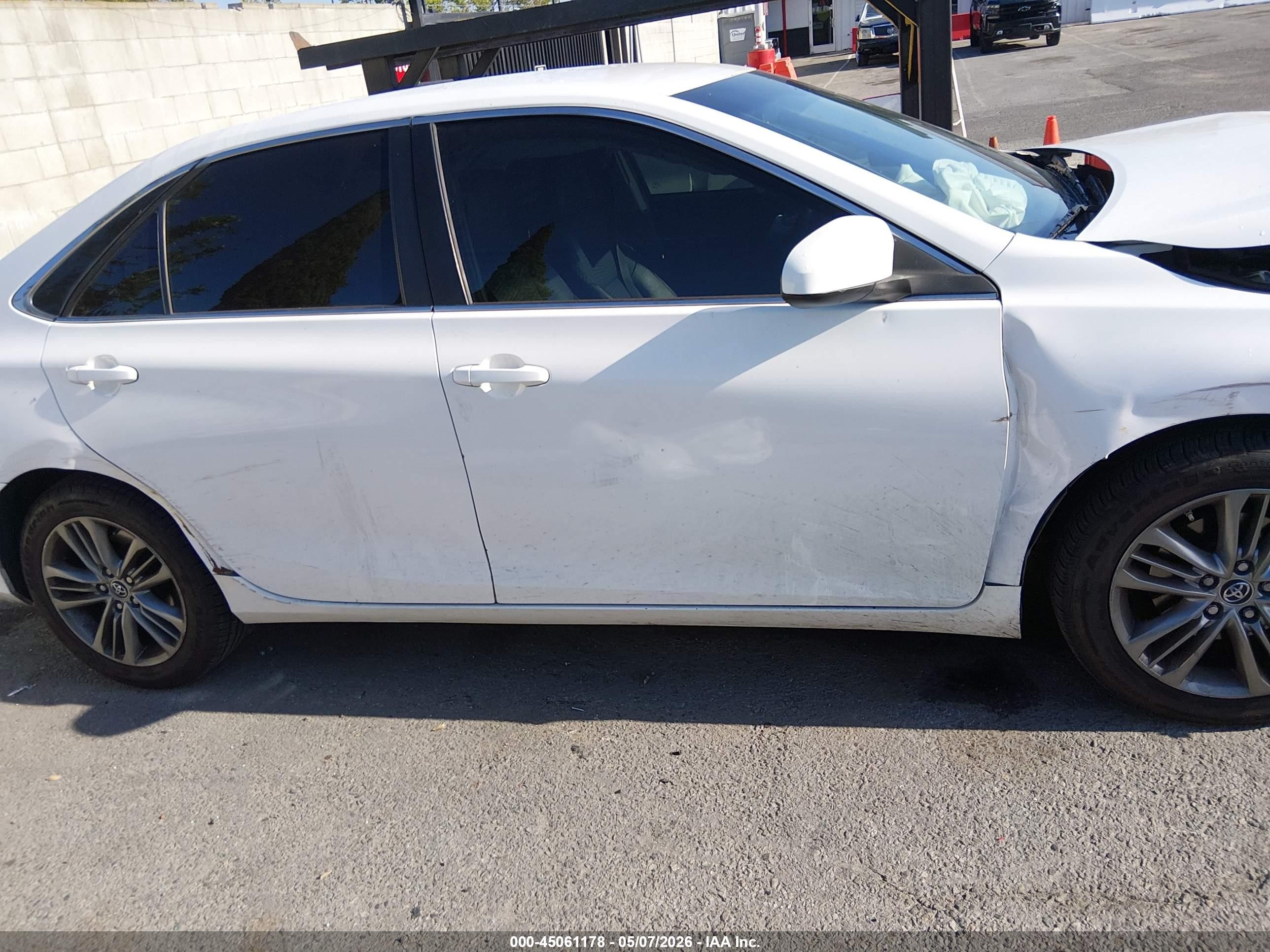 2015 Toyota Camry Se White vin: 4T1BF1FK9FU033811