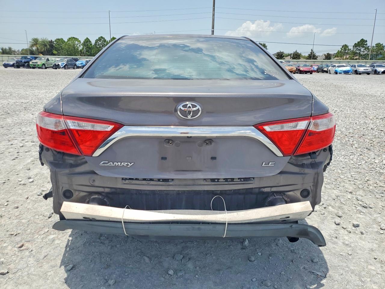 2015 Toyota Camry Le Gray vin: 4T1BF1FK9FU034070