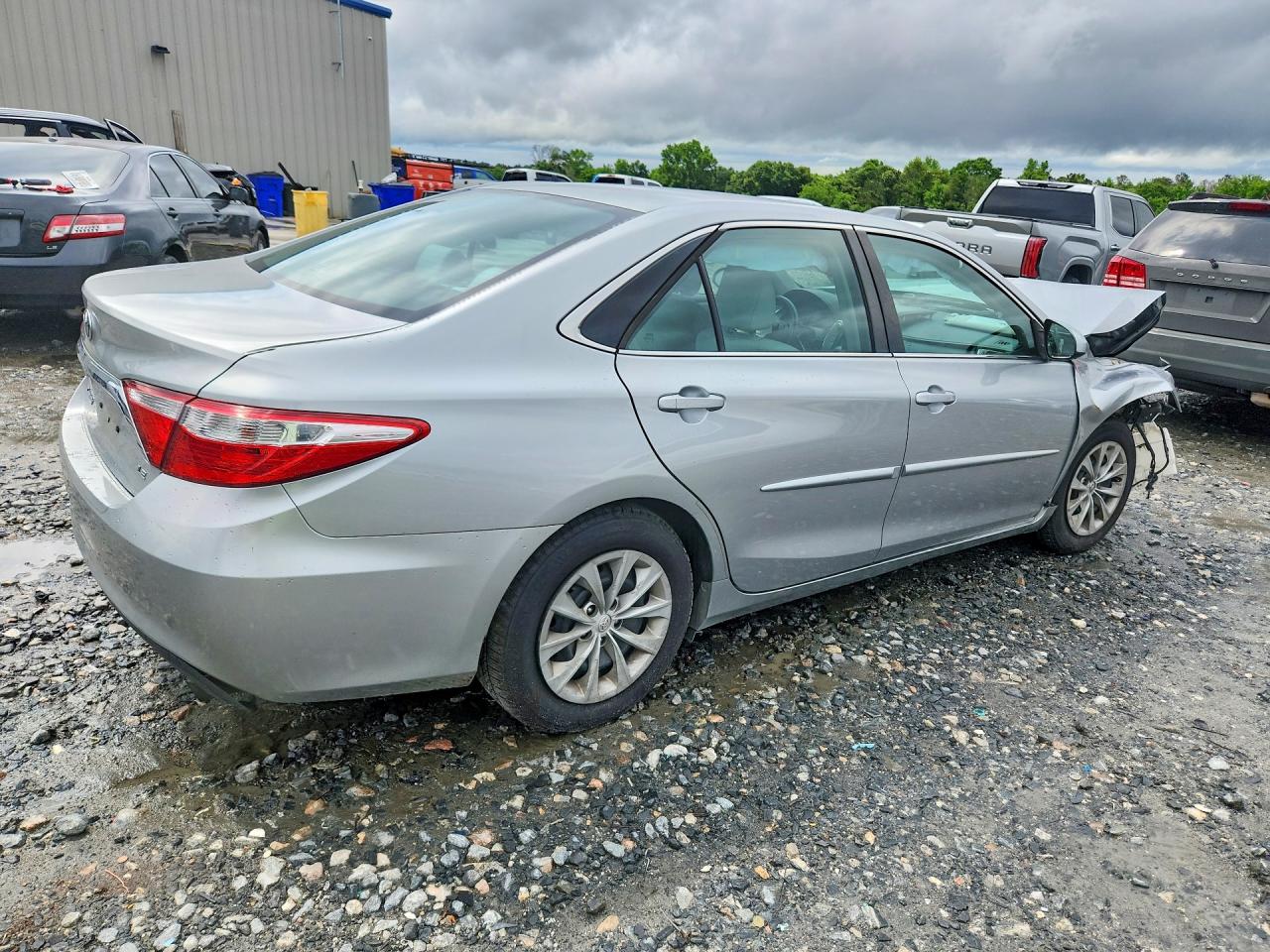 2015 Toyota Camry Le Silver vin: 4T1BF1FK9FU040239