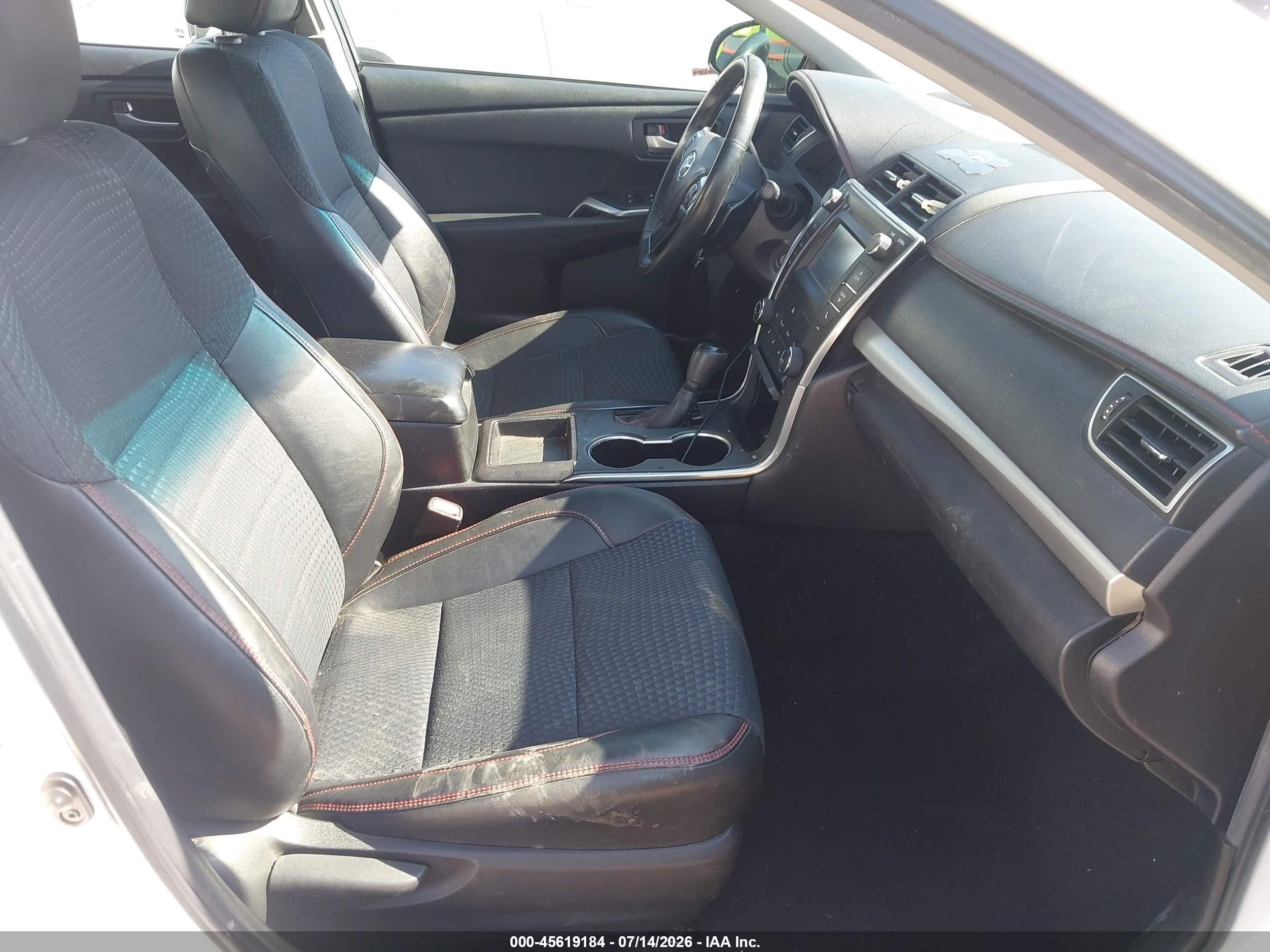 2015 Toyota Camry Se White vin: 4T1BF1FK9FU041469
