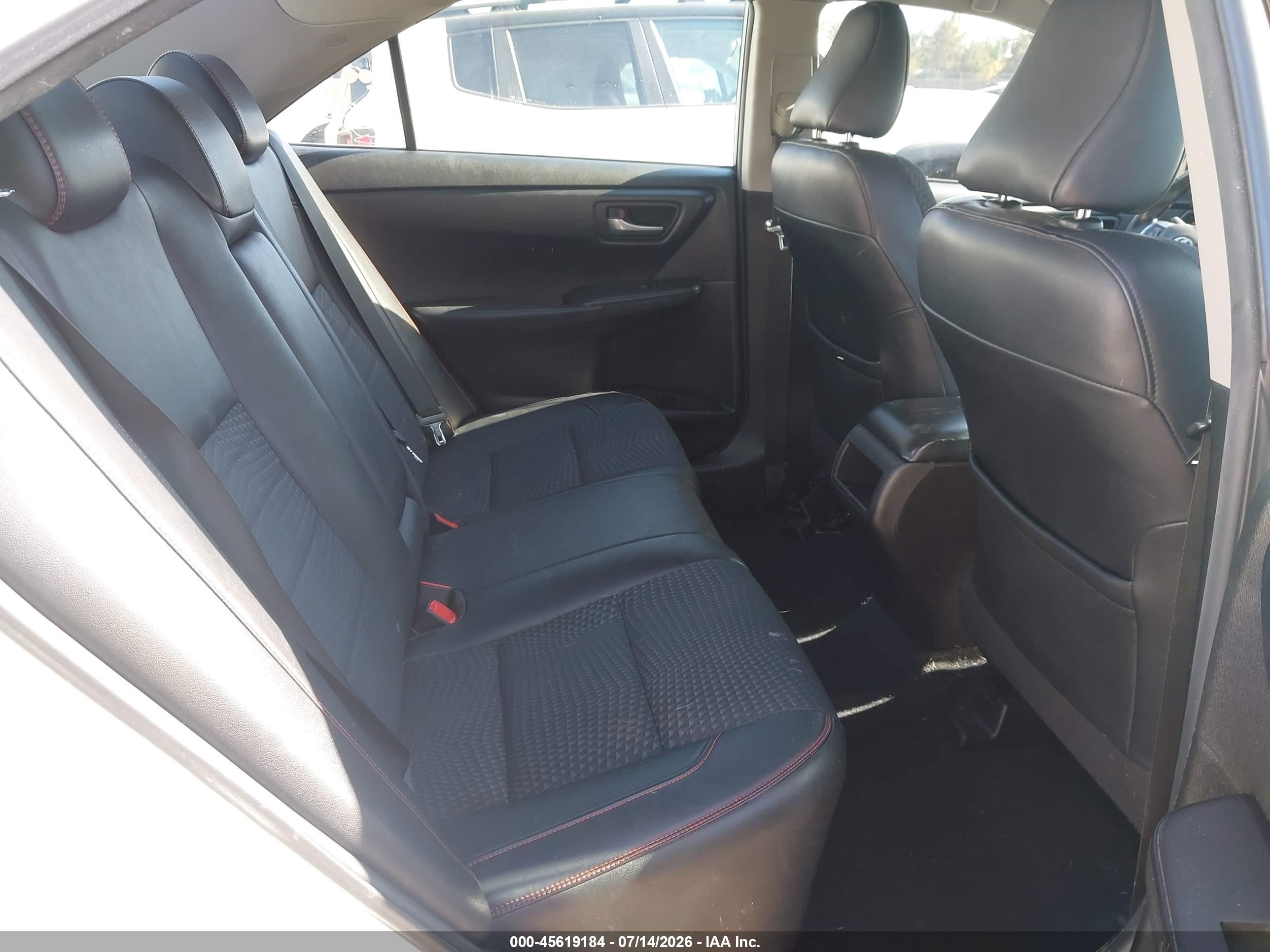 2015 Toyota Camry Se White vin: 4T1BF1FK9FU041469