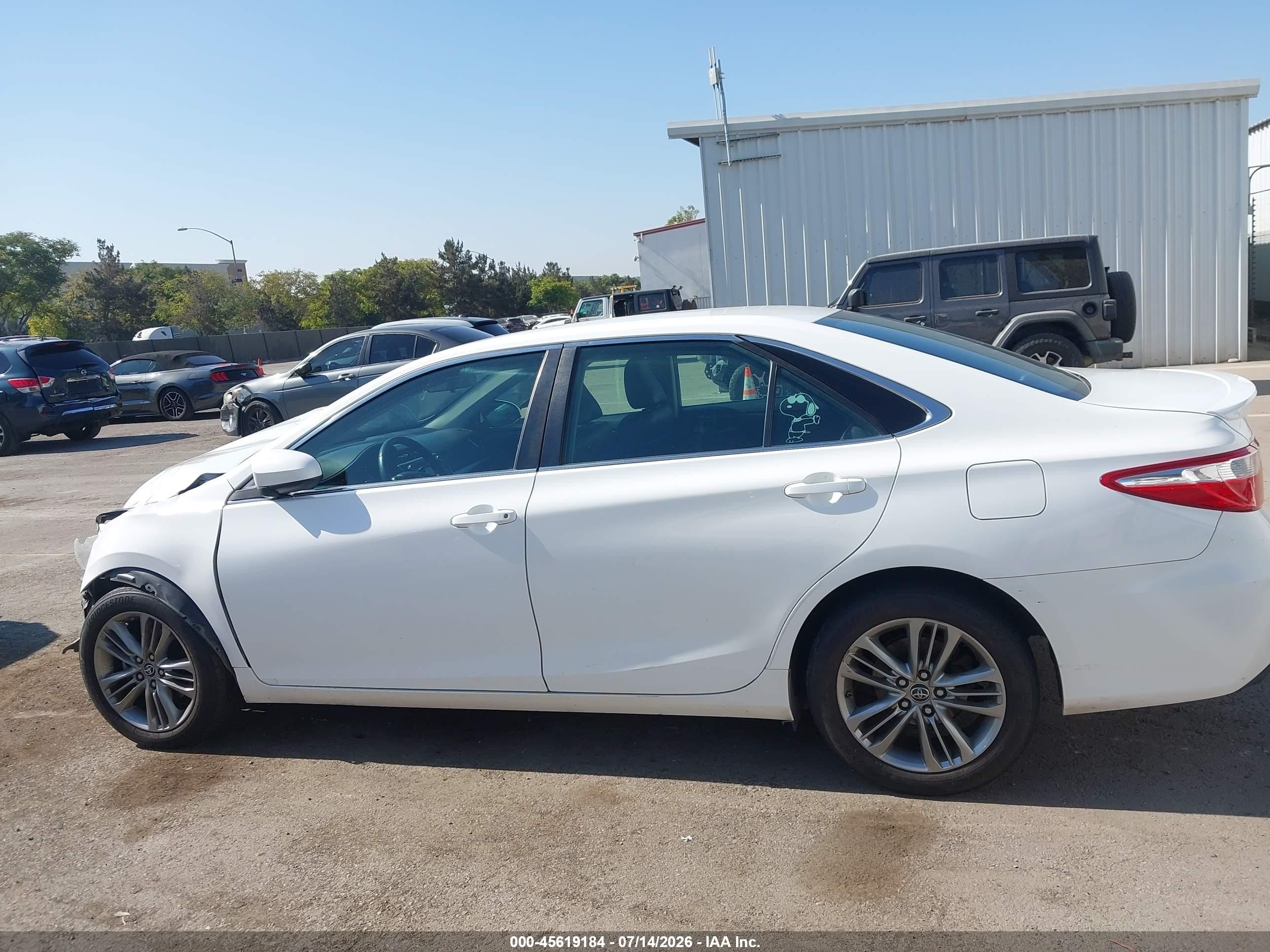 2015 Toyota Camry Se White vin: 4T1BF1FK9FU041469