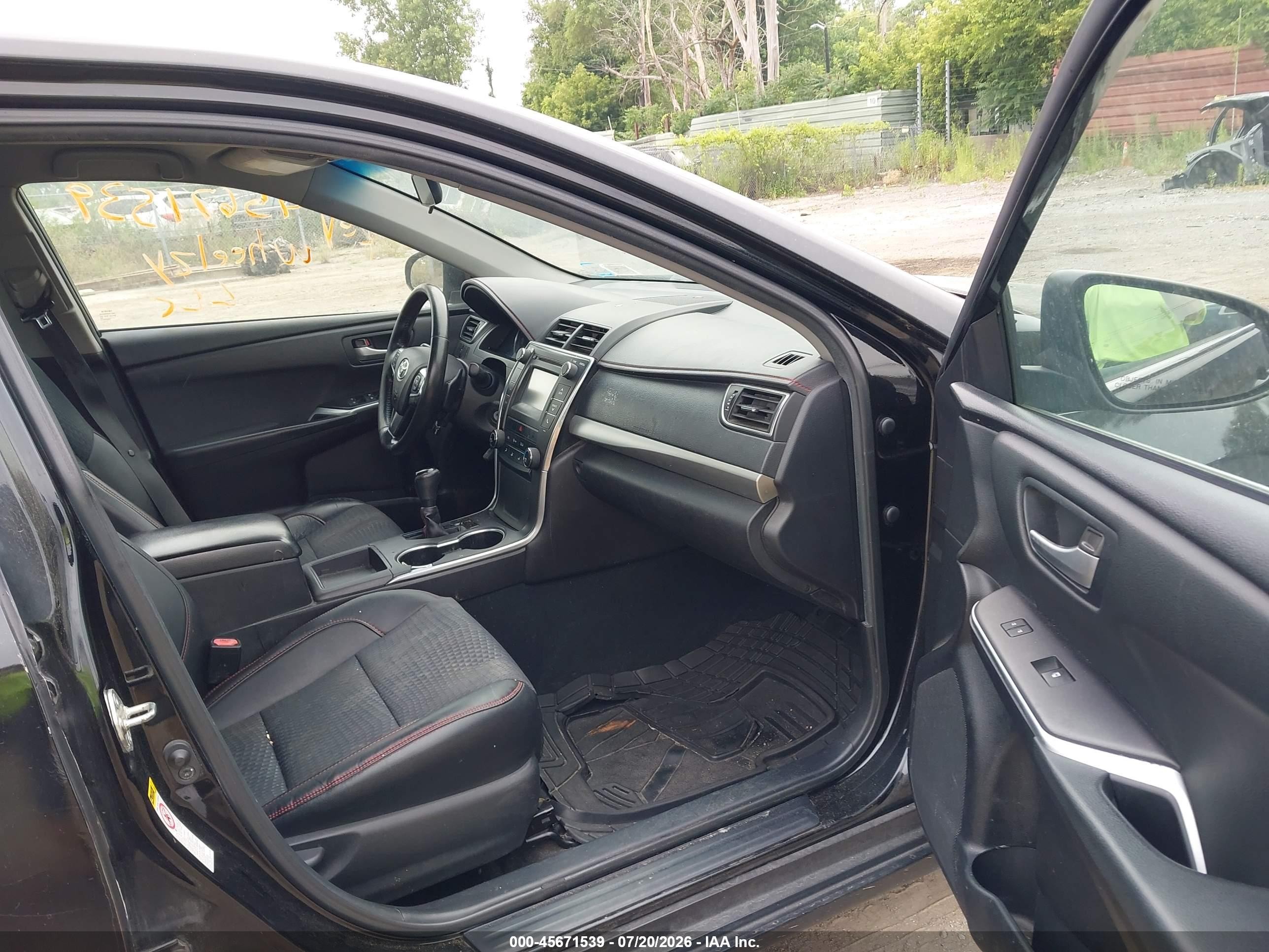 2015 Toyota Camry Se Черный vin: 4T1BF1FK9FU049829