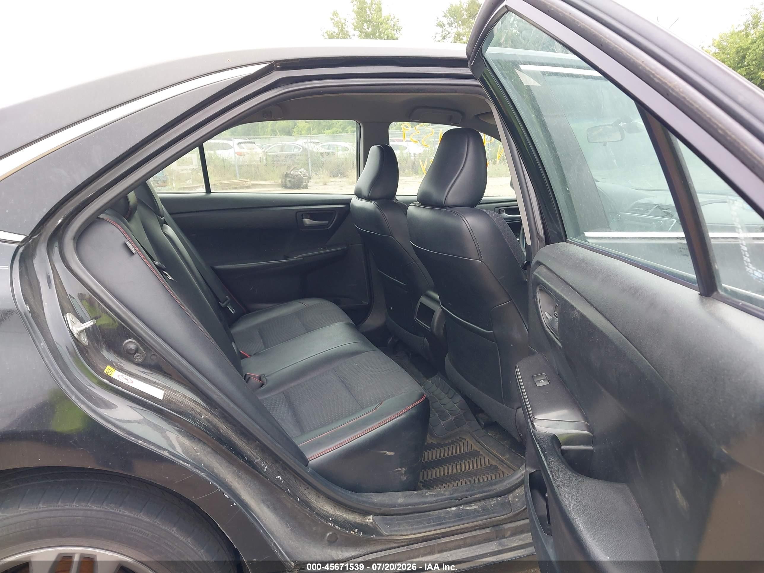 2015 Toyota Camry Se Черный vin: 4T1BF1FK9FU049829