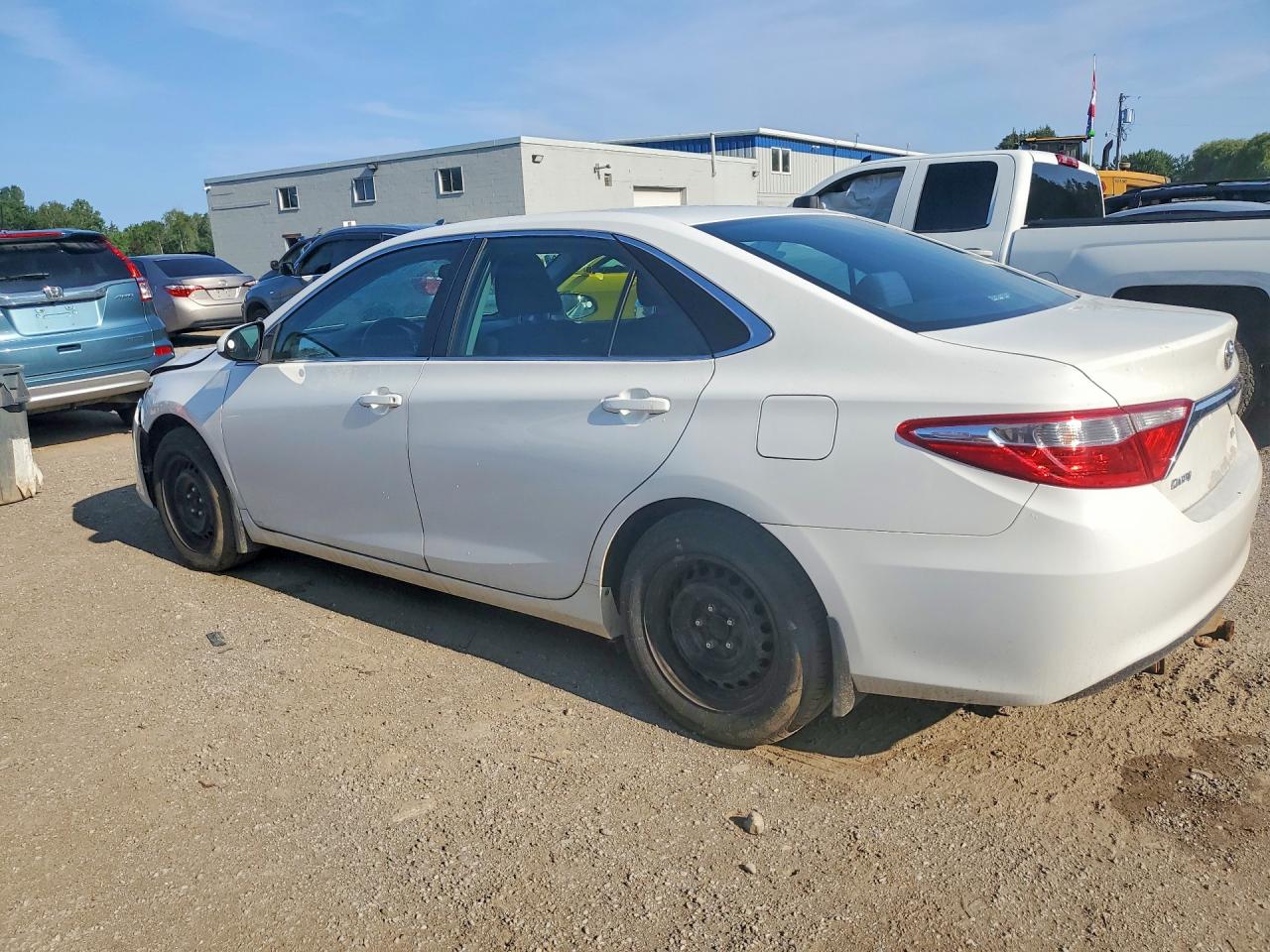 2015 Toyota Camry Le Белый vin: 4T1BF1FK9FU051743