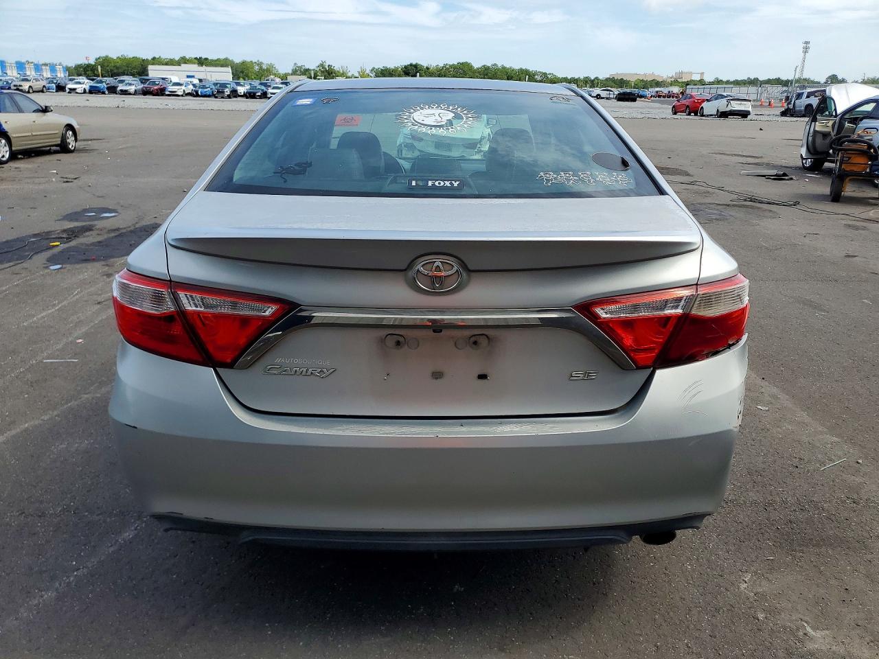 2015 Toyota Camry Se Silver vin: 4T1BF1FK9FU058319