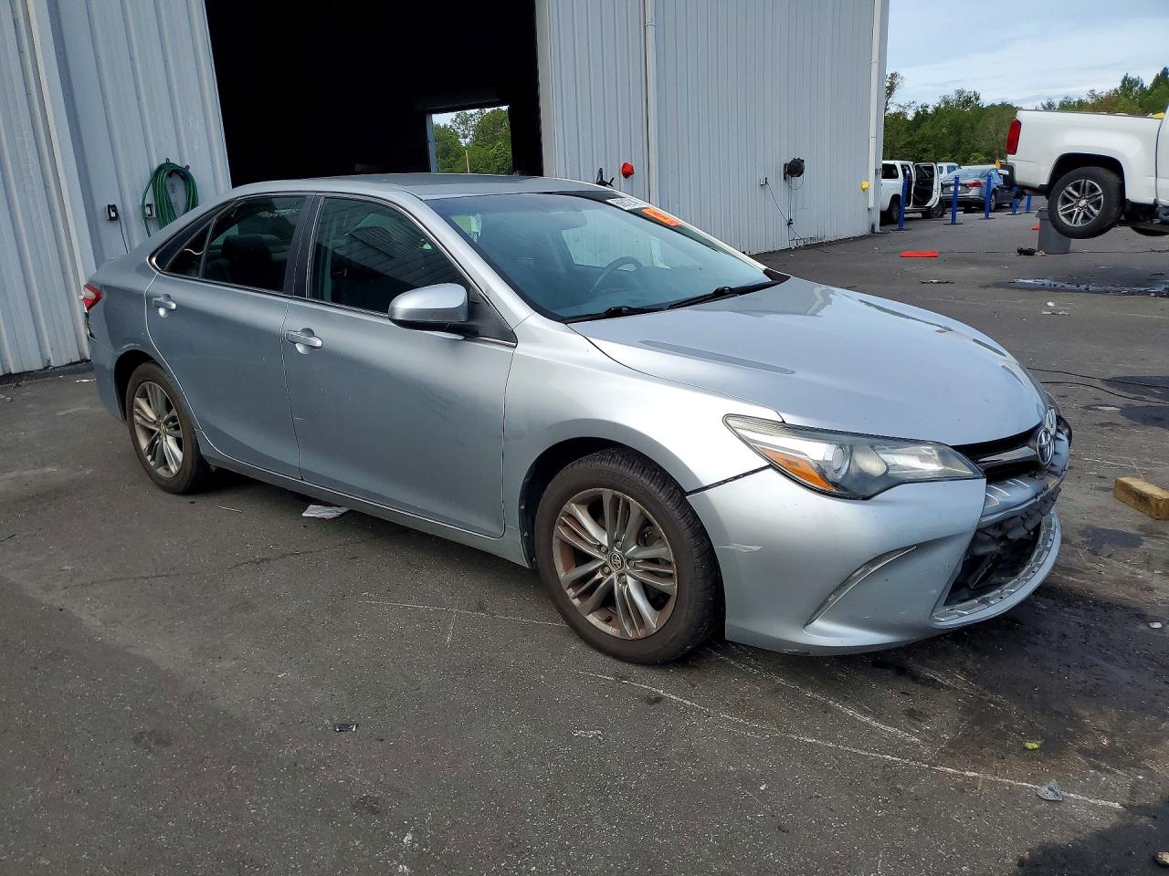 2015 Toyota Camry Se Silver vin: 4T1BF1FK9FU058319