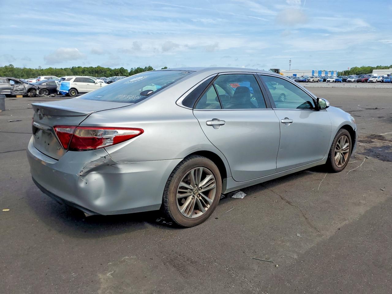 2015 Toyota Camry Se Silver vin: 4T1BF1FK9FU058319